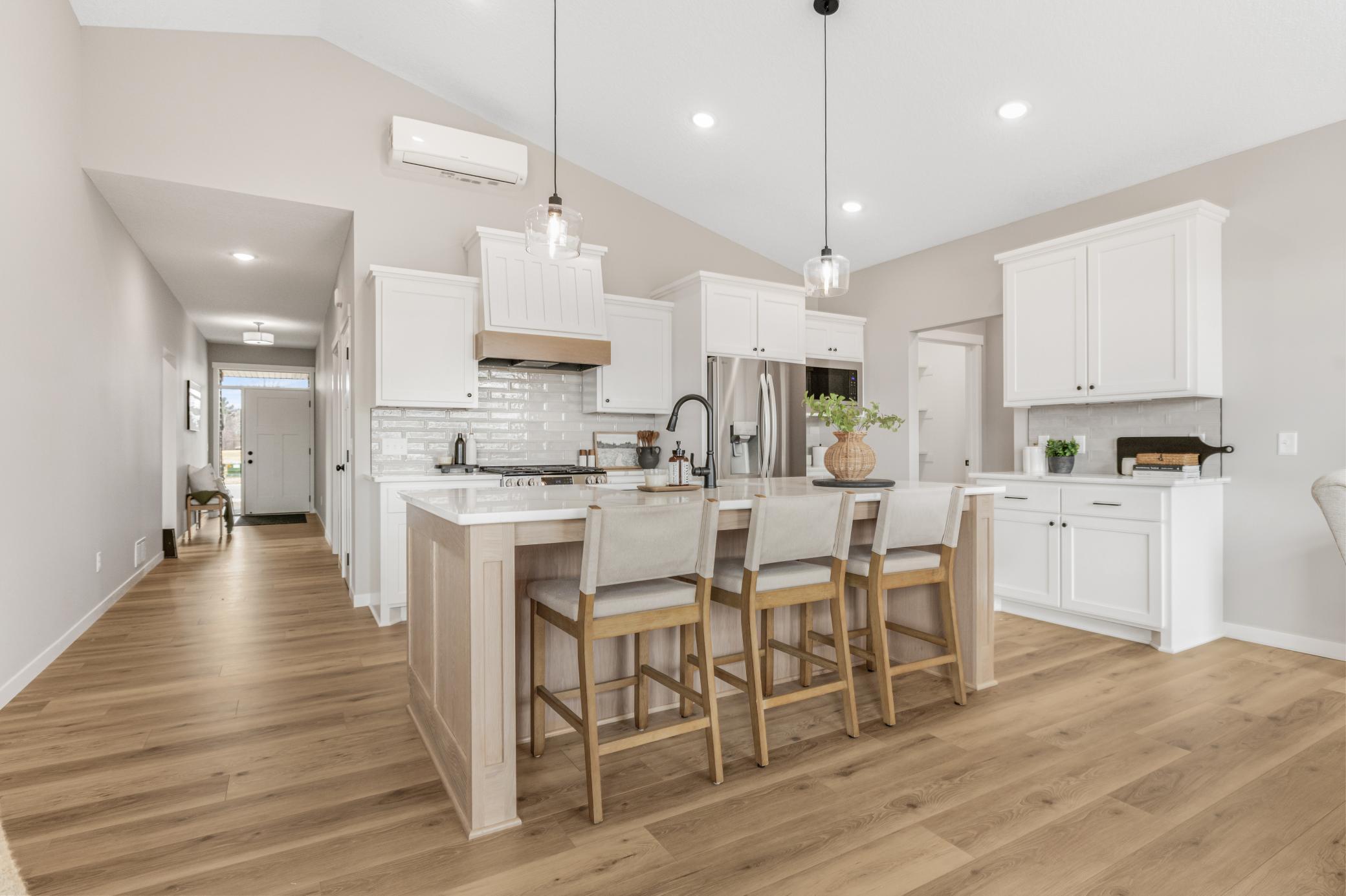 2nd image of 713 David Way, Isanti, MN 55040 | MLS# 7131325