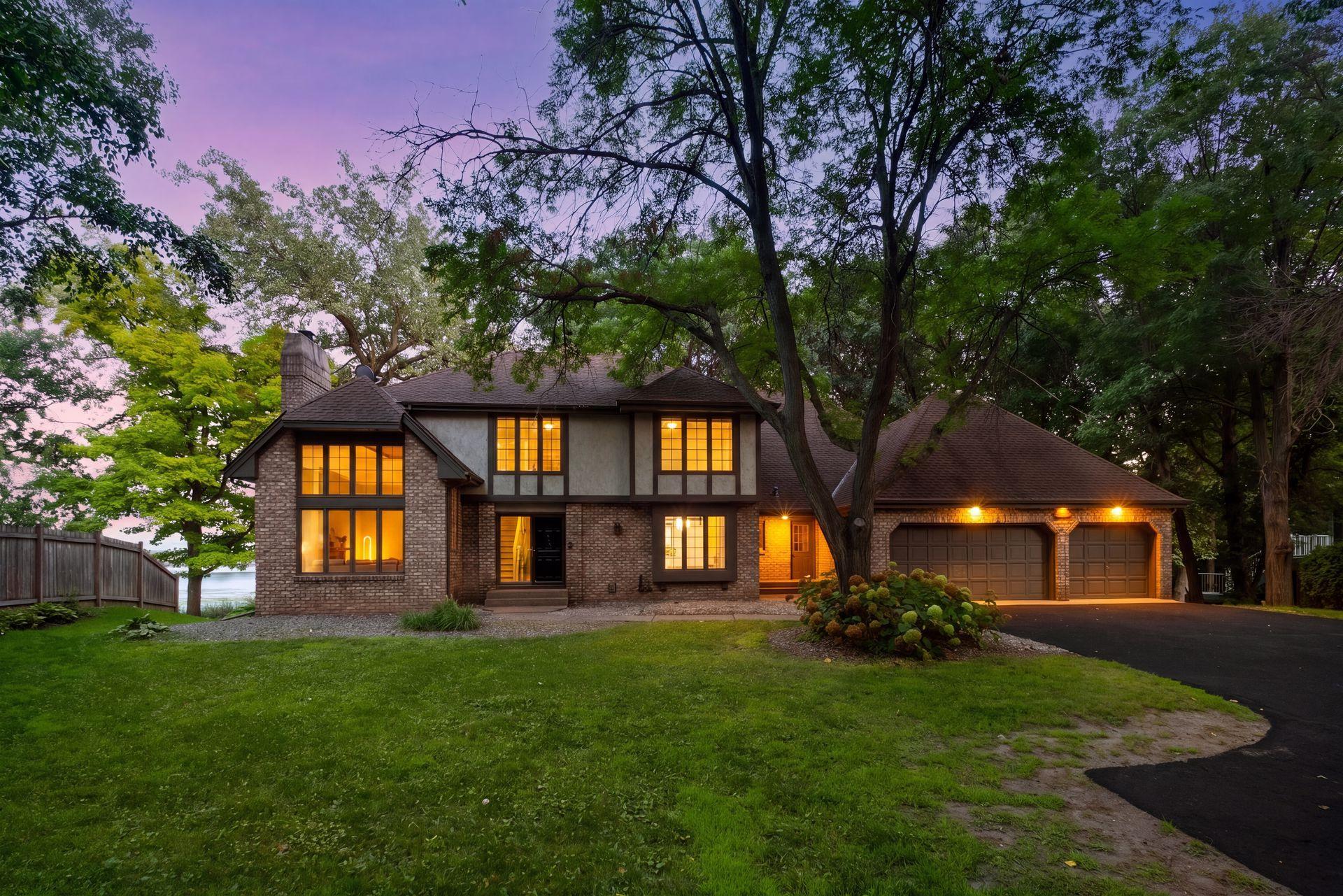 1st image of 5720 Oakview Ln N, Plymouth, MN 55442 | MLS# 7131326