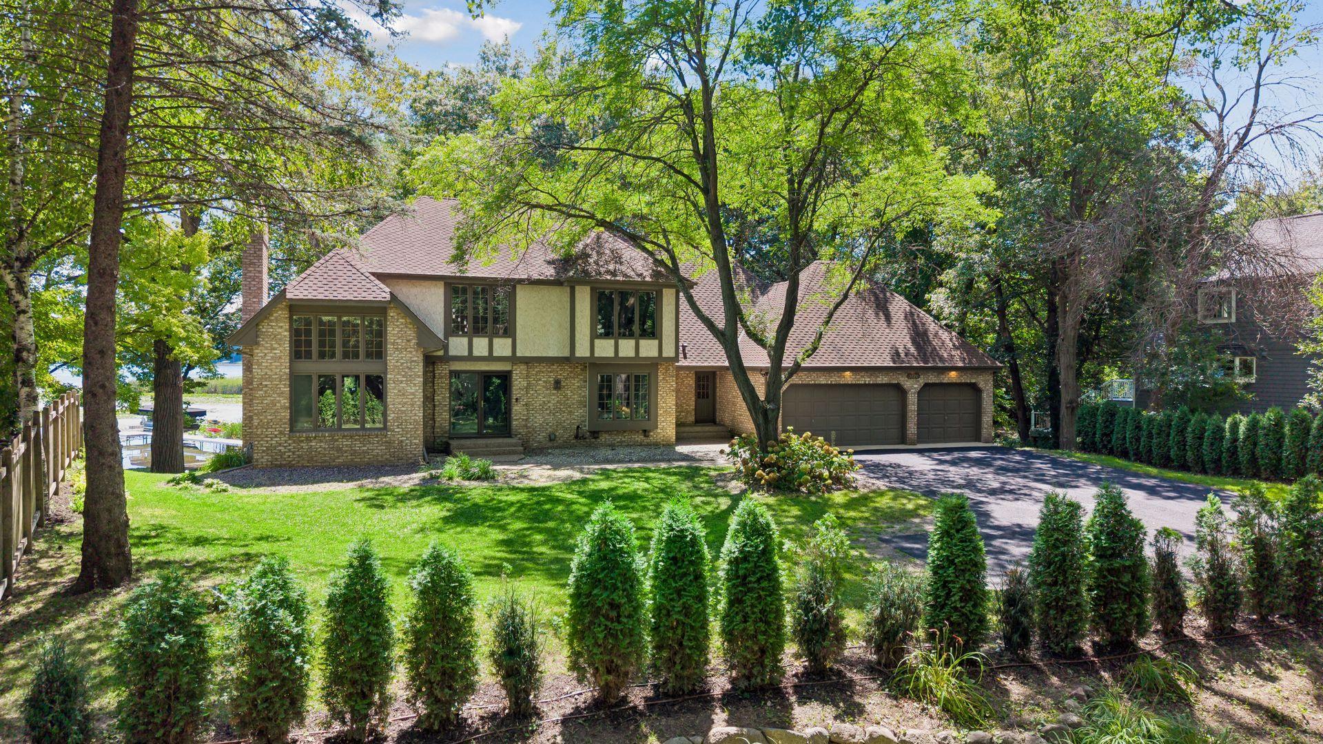 2nd image of 5720 Oakview Ln N, Plymouth, MN 55442 | MLS# 7131326