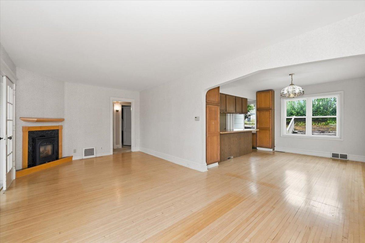3rd image of 2417 Jefferson St, Duluth, MN 55812 | MLS# 7131377