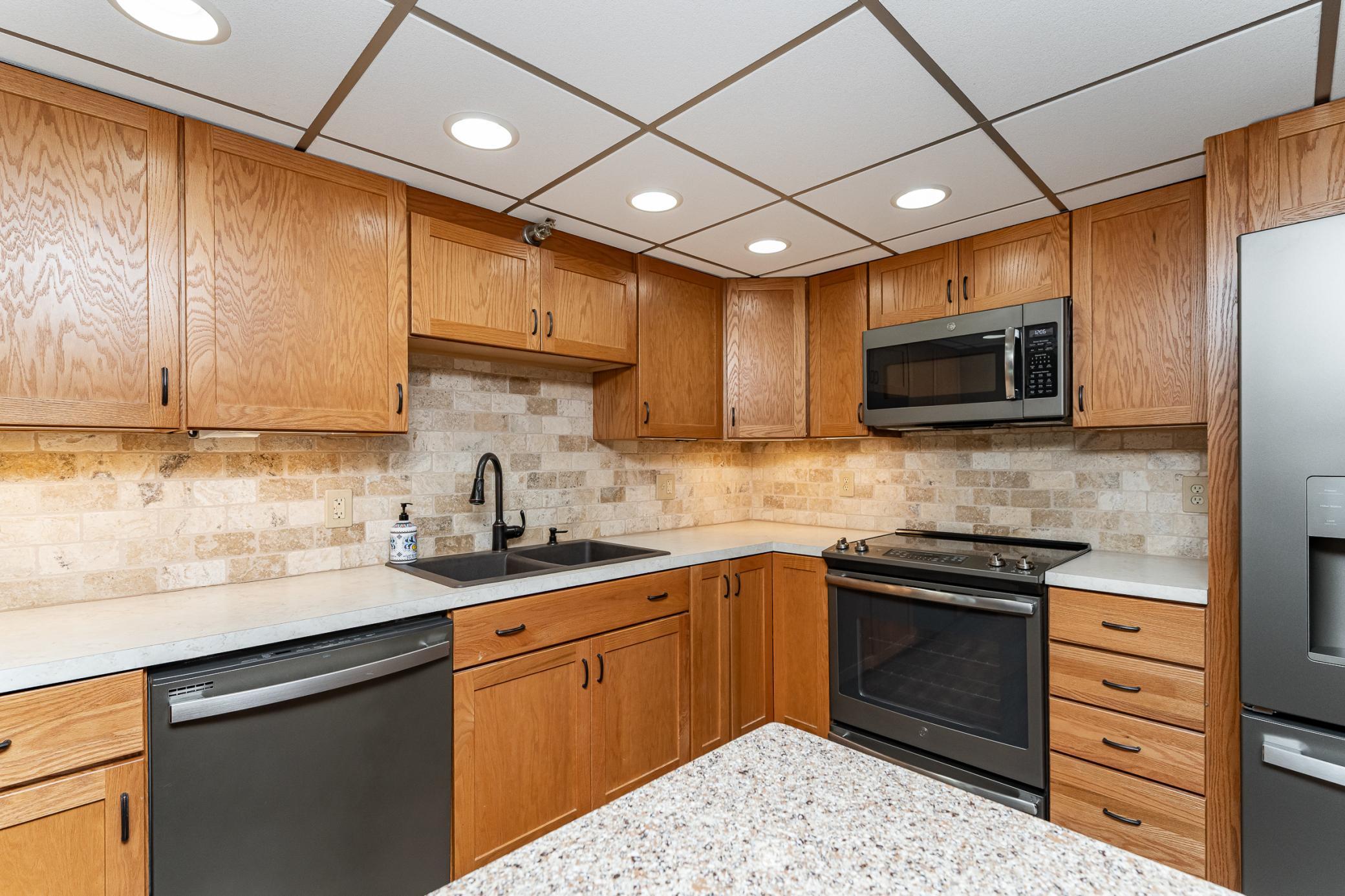 5th image of 2100 Valkyrie Dr Nw #301, Rochester, MN 55901 | MLS# 7131448