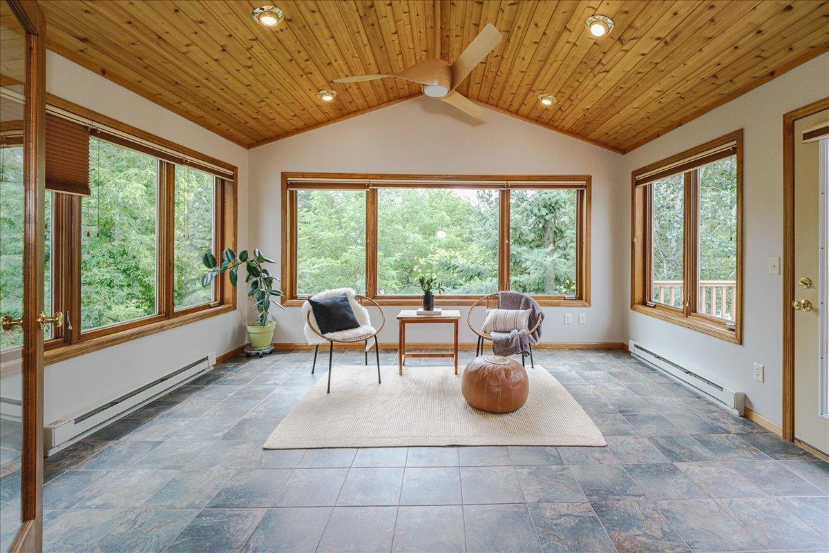 1st image of 1060 Dennis St S, Maplewood, MN 55119 | MLS# 7131494