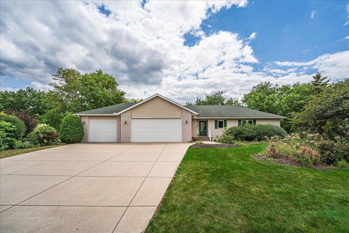 2nd image of 1060 Dennis St S, Maplewood, MN 55119 | MLS# 7131494