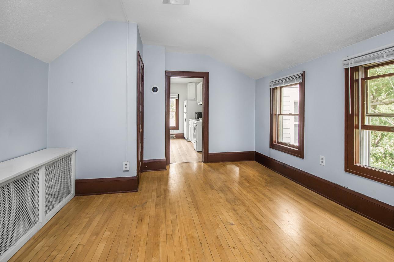 4th image of 823 Englewood Ave, Saint Paul, MN 55104 | MLS# 7131566