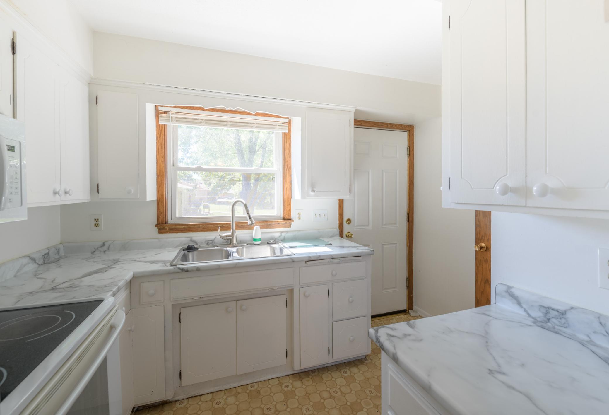 4th image of 9522 Pleasant Ave S, Bloomington, MN 55420 | MLS# 7131567