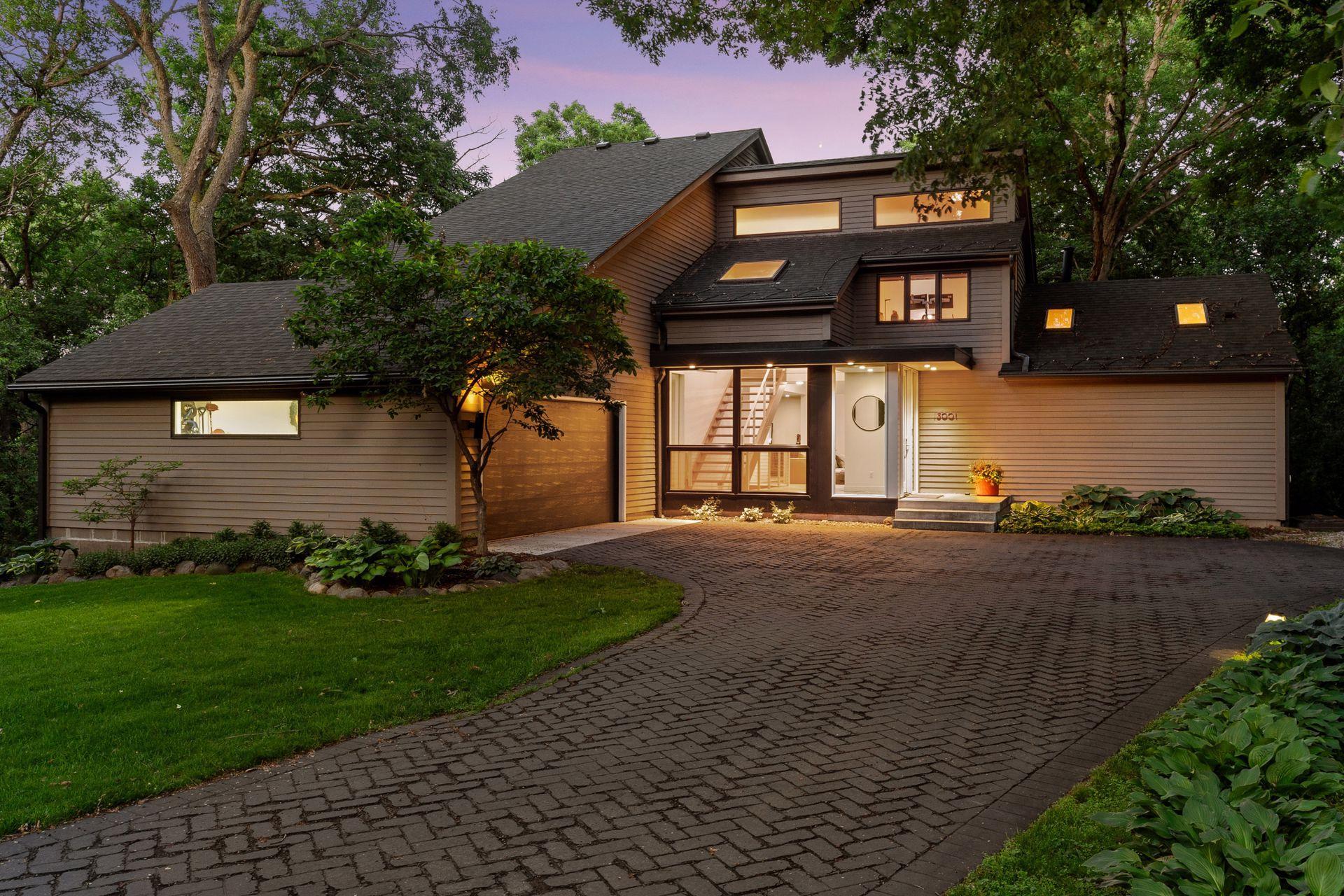 1st image of 13001 Brenwood Trl, Minnetonka, MN 55343 | MLS# 7131574