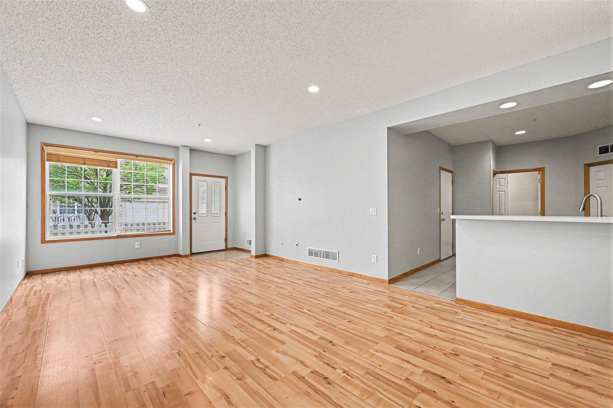 5th image of 11212 Aberdeen St Ne #C, Blaine, MN 55449 | MLS# 7131632