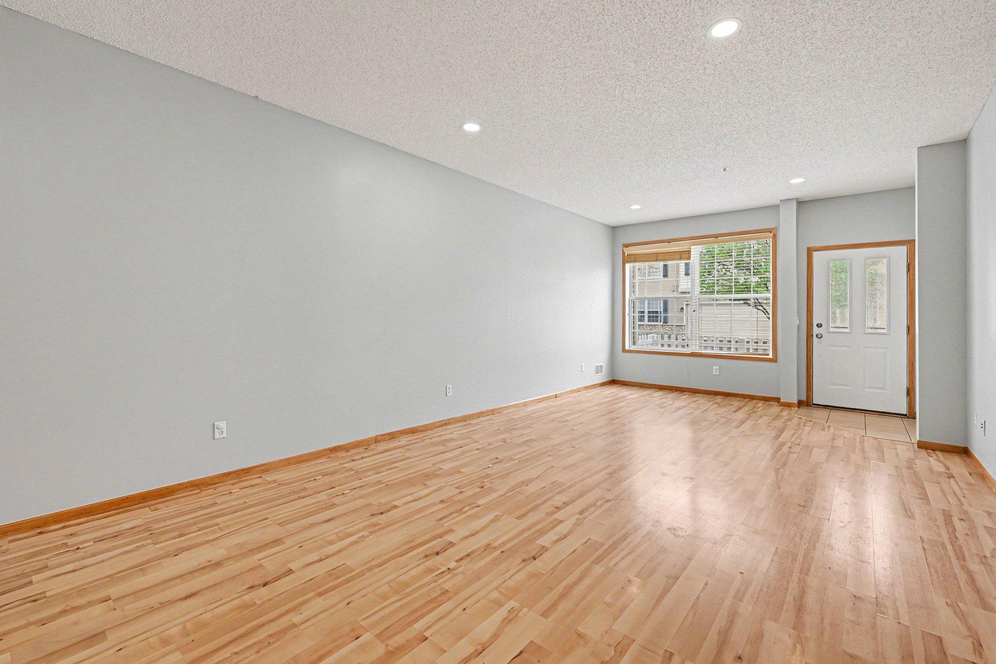 4th image of 11212 Aberdeen St Ne #C, Blaine, MN 55449 | MLS# 7131632