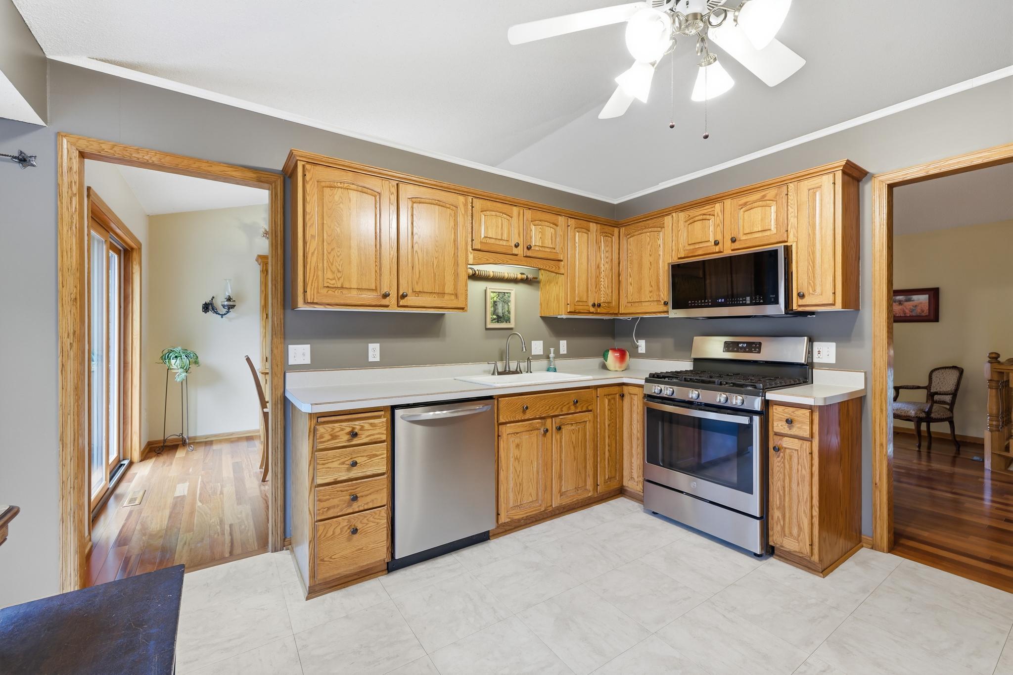 5th image of 1123 Ridge Bluff Dr, Chaska, MN 55318 | MLS# 7131676