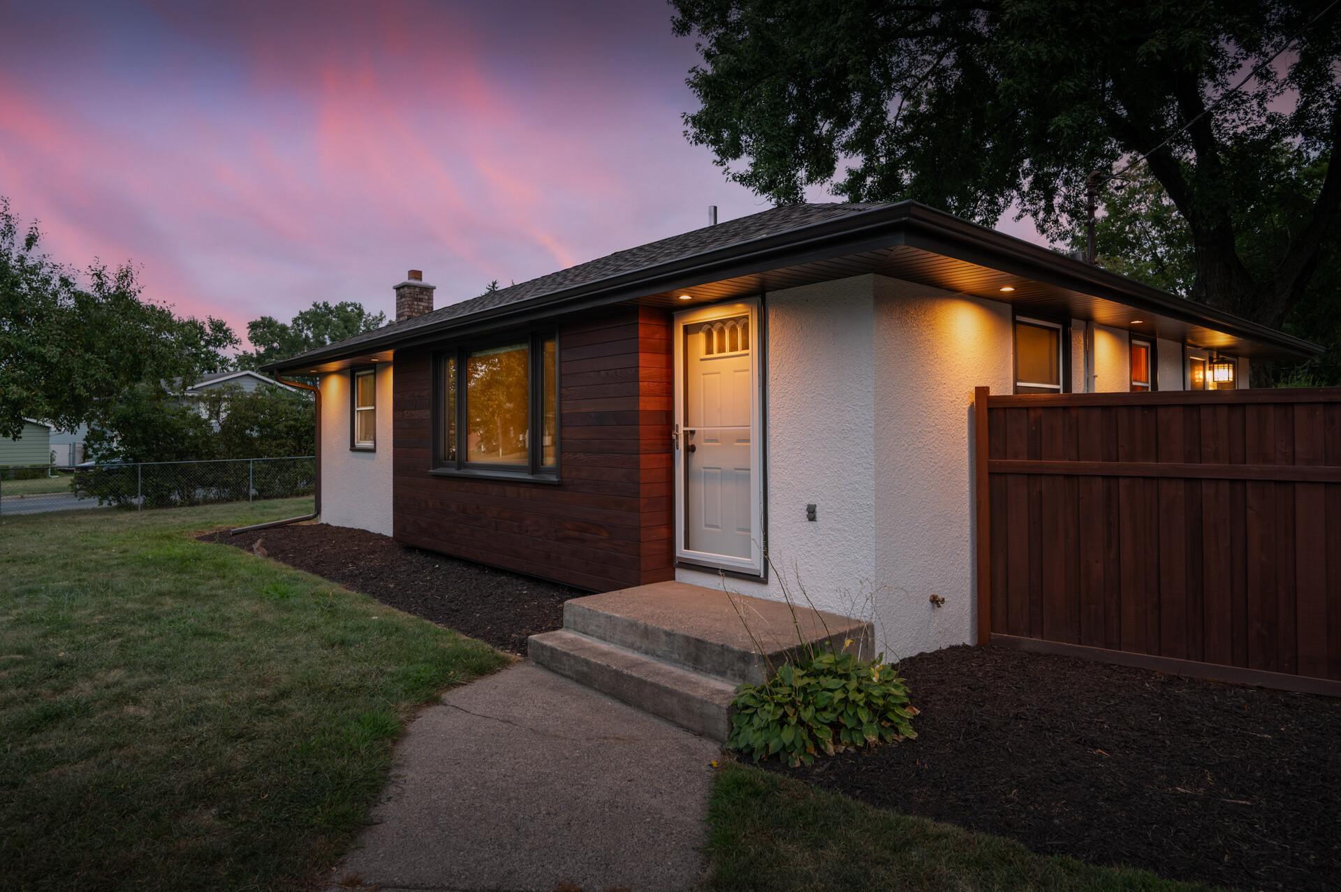 2nd image of 2019 Bromley St, South Saint Paul, MN 55075 | MLS# 7131704