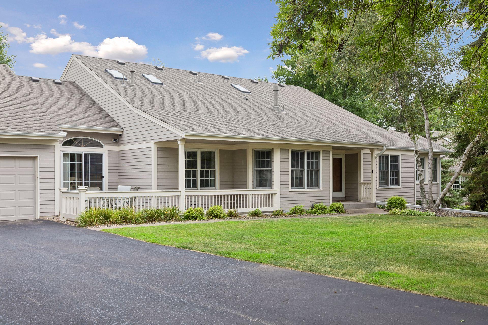 3rd image of 1724 Donegal Dr, Woodbury, MN 55125 | MLS# 7131706