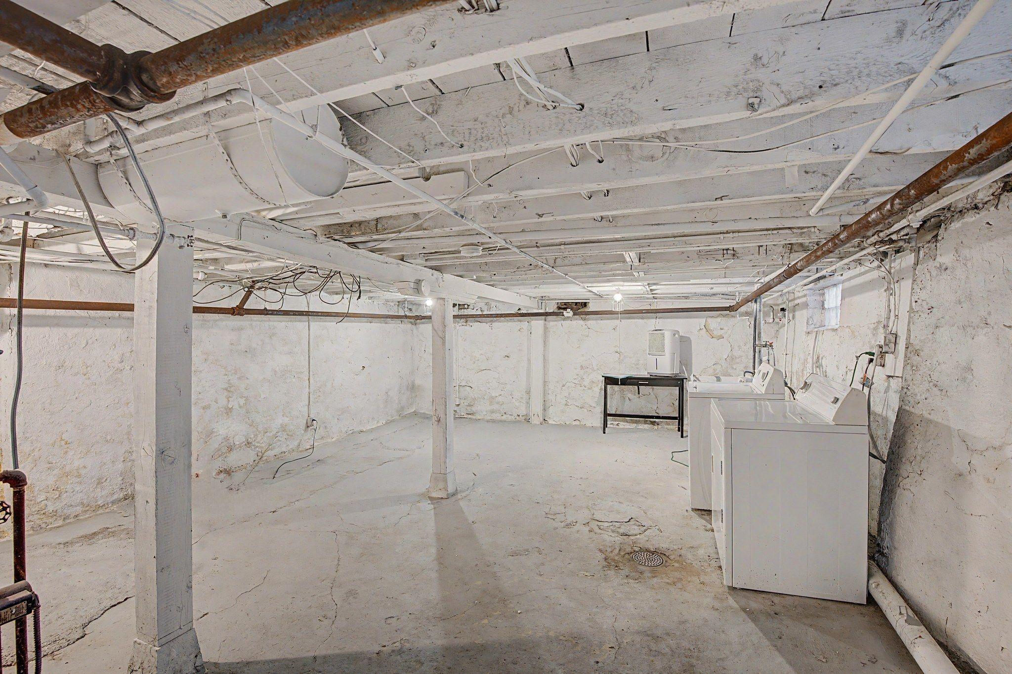 29th image of 2611 Girard Ave N, Minneapolis, MN 55411 | MLS# 7131716