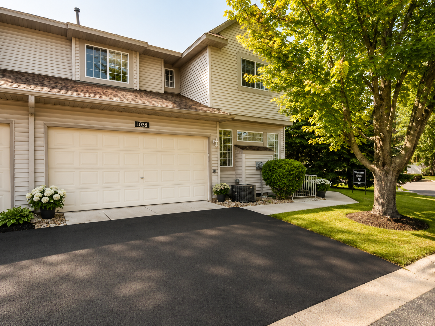 2nd image of 1088 Lovell Ave W, Roseville, MN 55113 | MLS# 7131760
