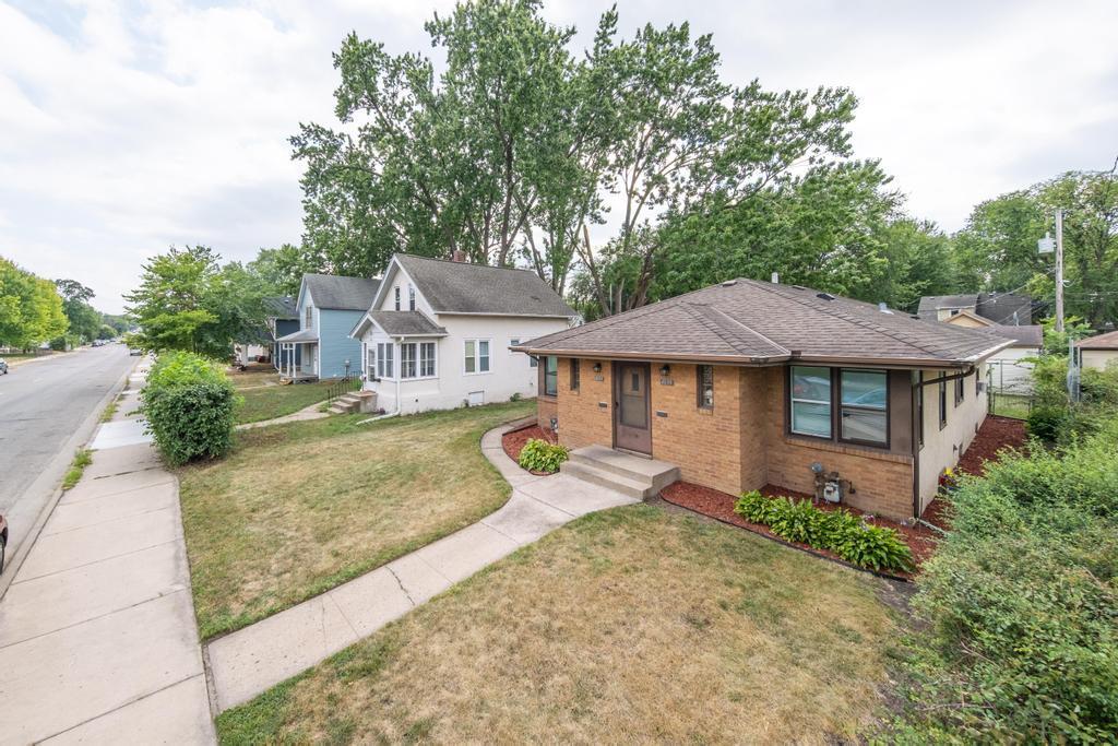 3rd image of 4037 Fremont Ave N, Minneapolis, MN 55412 | MLS# 7131768