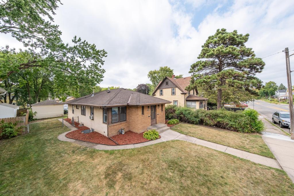 2nd image of 4037 Fremont Ave N, Minneapolis, MN 55412 | MLS# 7131768