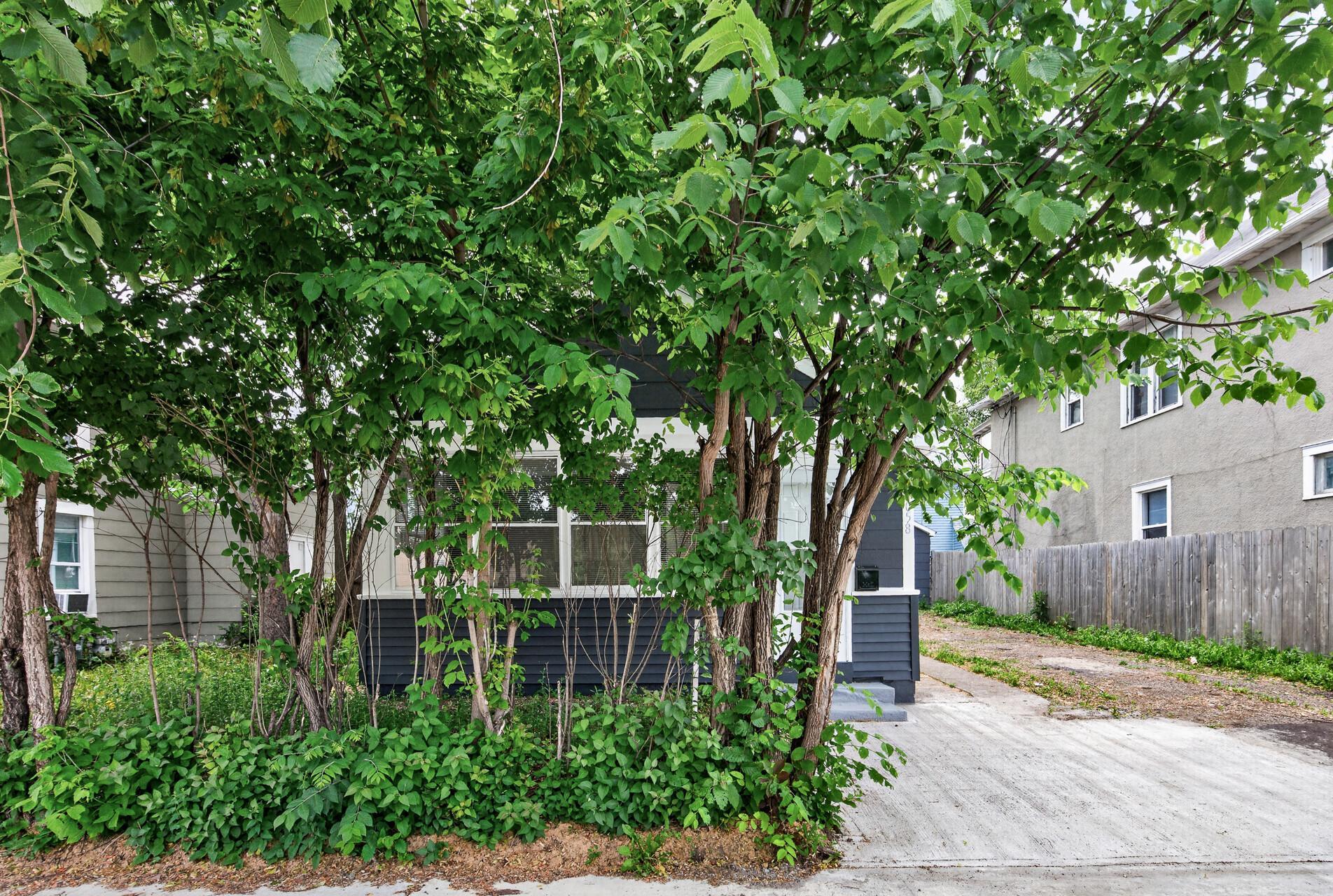 3rd image of 1058 Arcade St, Saint Paul, MN 55106 | MLS# 7131782
