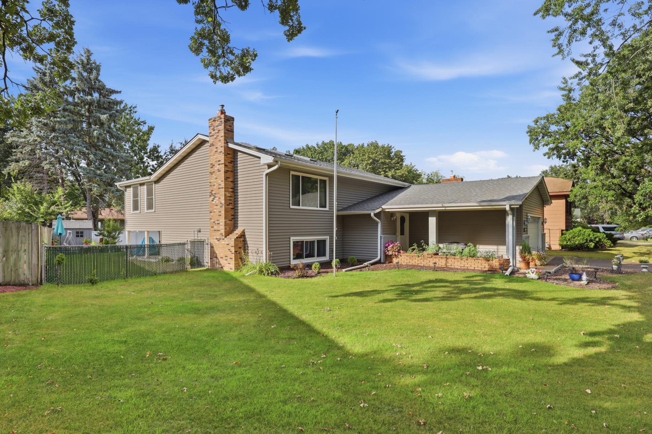 3rd image of 10974 Butternut St Nw, Coon Rapids, MN 55448 | MLS# 7131825