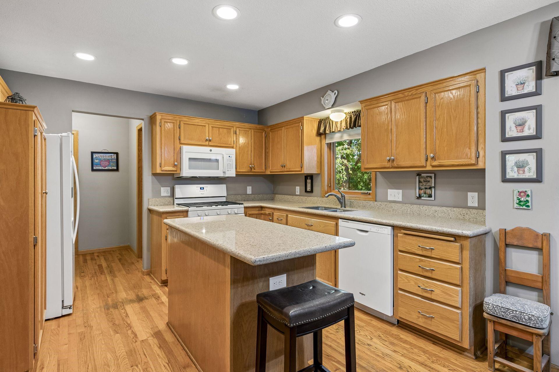 Photo 5 of Single family home for sale at 13516 Knox Dr, Burnsville, MN 55337 | MLS# 7131845 | Listing updated on 2026-09-05