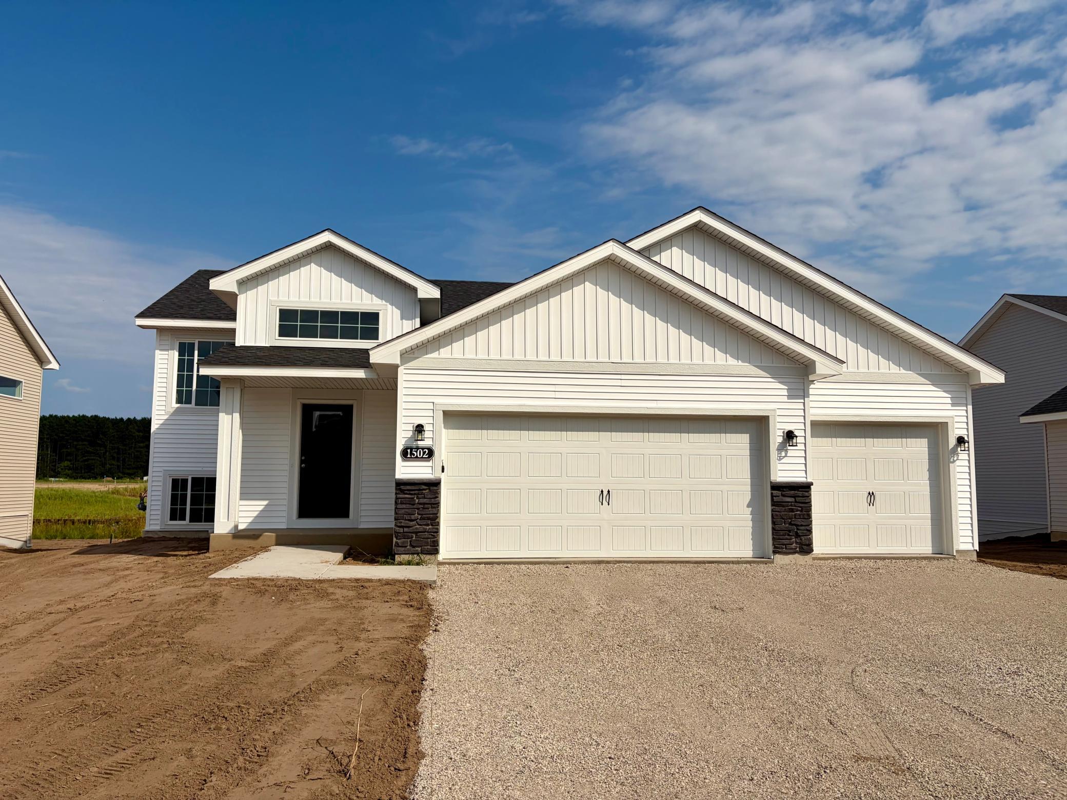 2nd image of 1502 Woods Rd Ne, Isanti, MN 55040 | MLS# 7131890