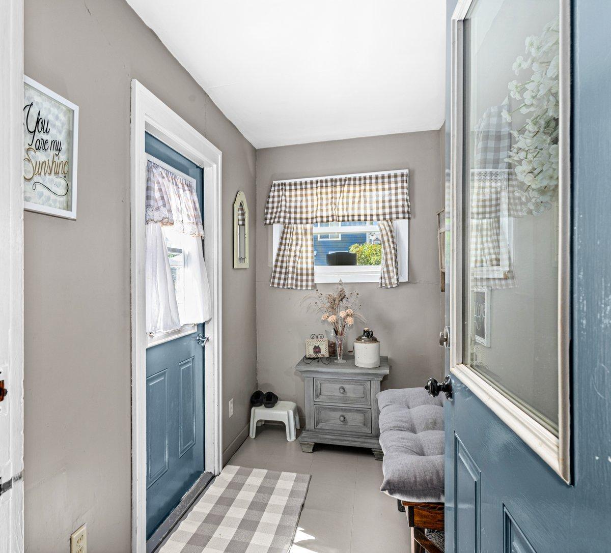 2nd image of 6420 Polk St, Duluth, MN 55807 | MLS# 7131969