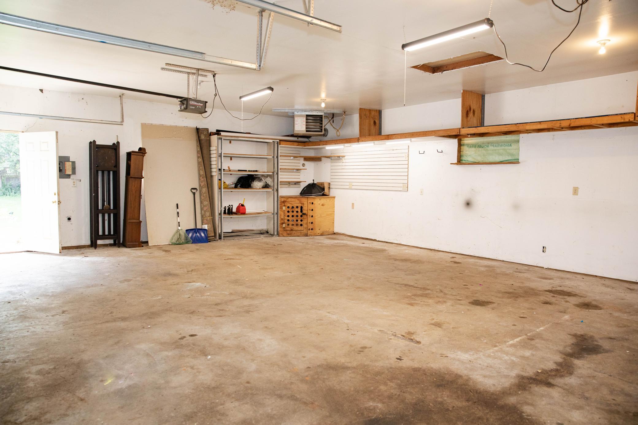 41st image of 930 County Road C E, Maplewood, MN 55109 | MLS# 7132005