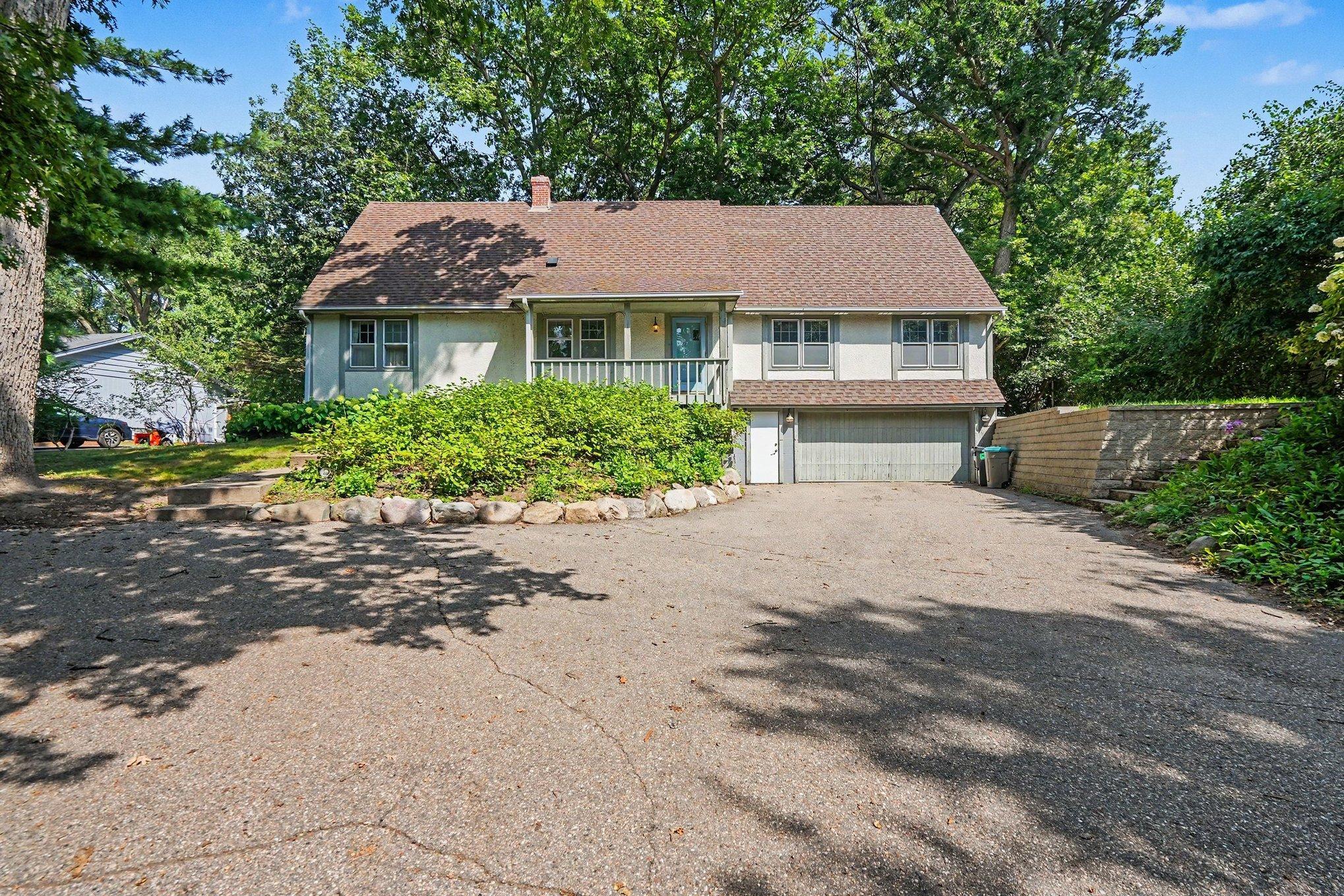 1st image of 7017 Valley View Rd, Edina, MN 55439 | MLS# 7132036