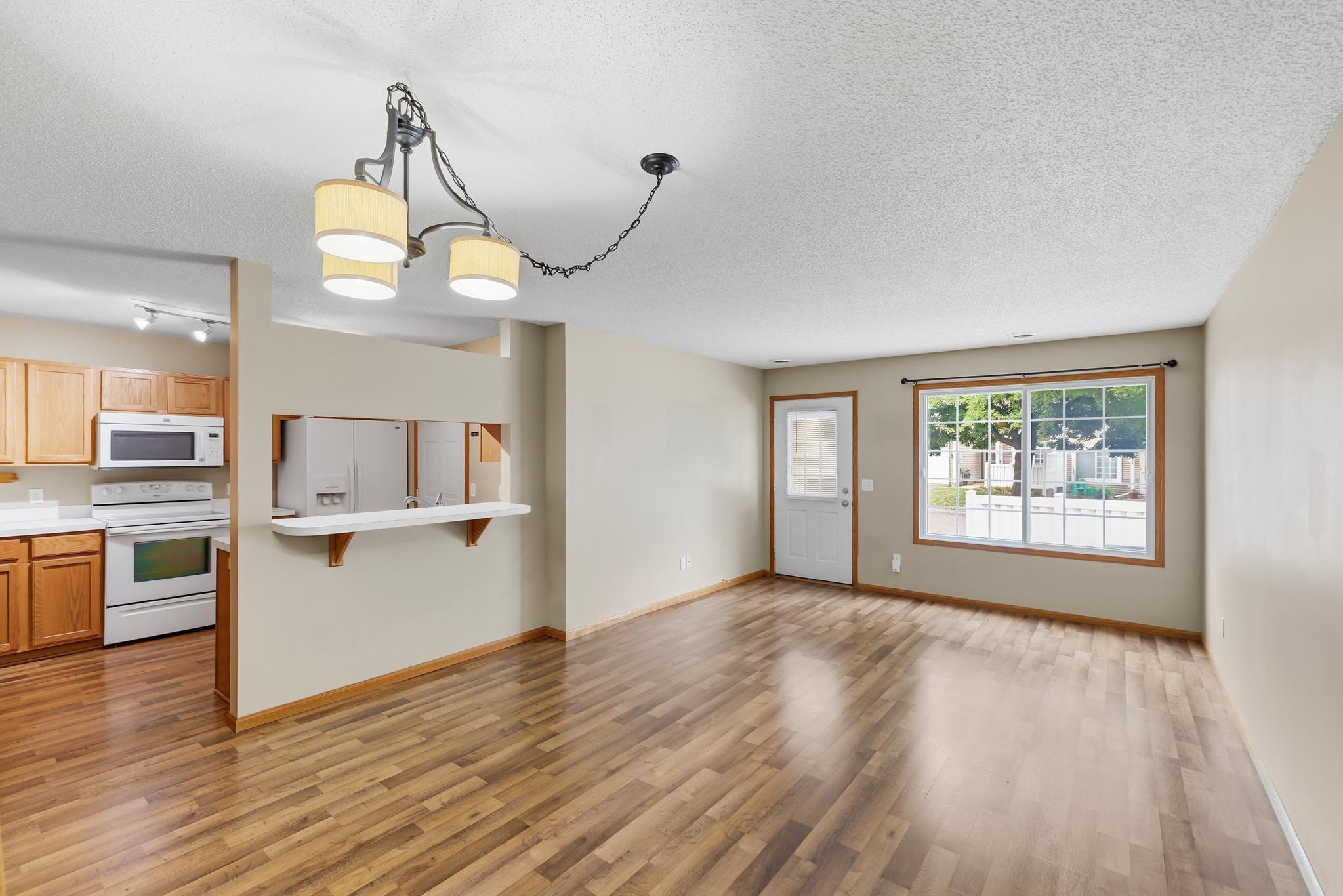 5th image of 422 Leeward Trl, Woodbury, MN 55129 | MLS# 7132132
