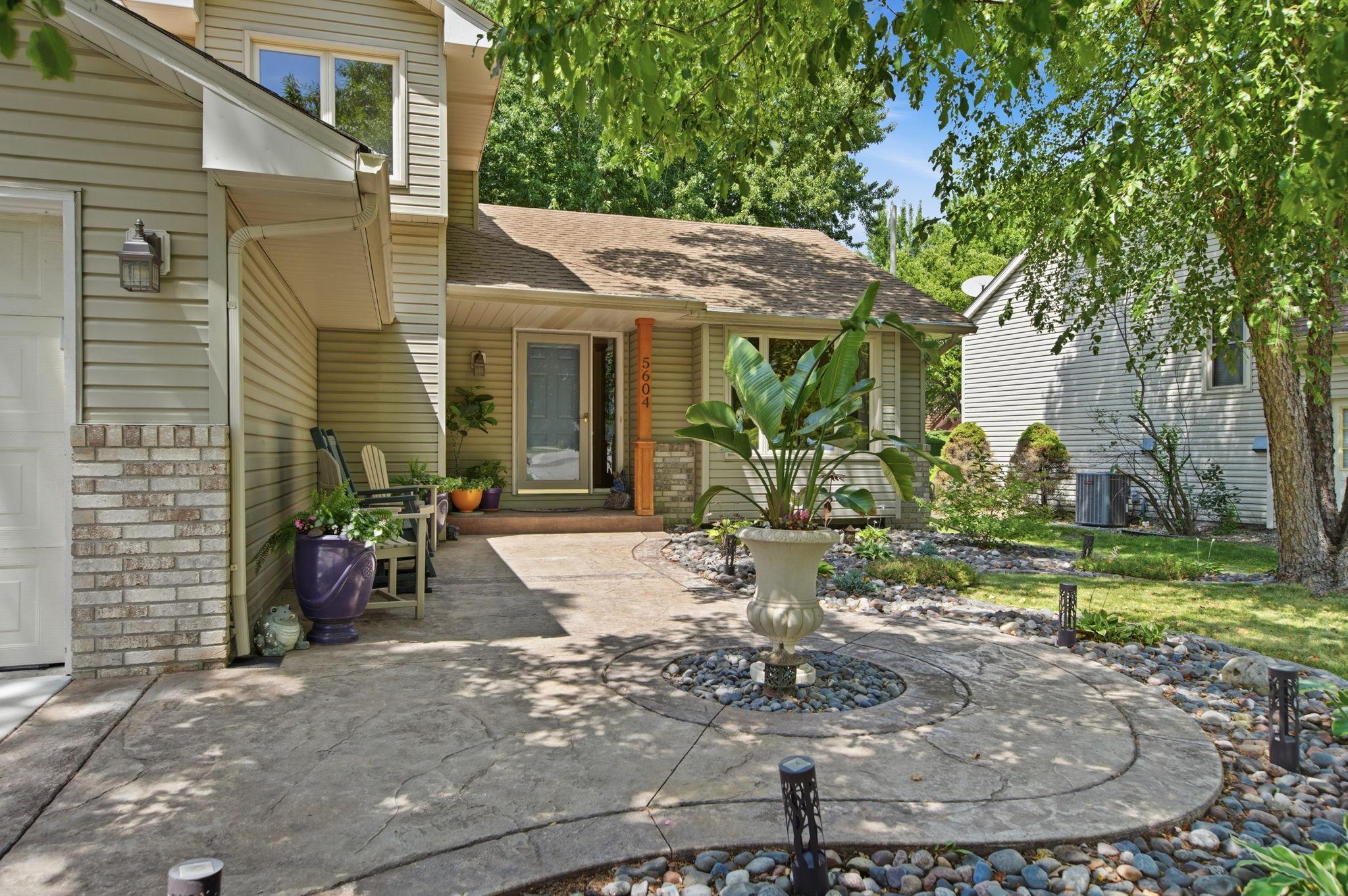 3rd image of 5604 Lone Oak Dr, Savage, MN 55378 | MLS# 7132159