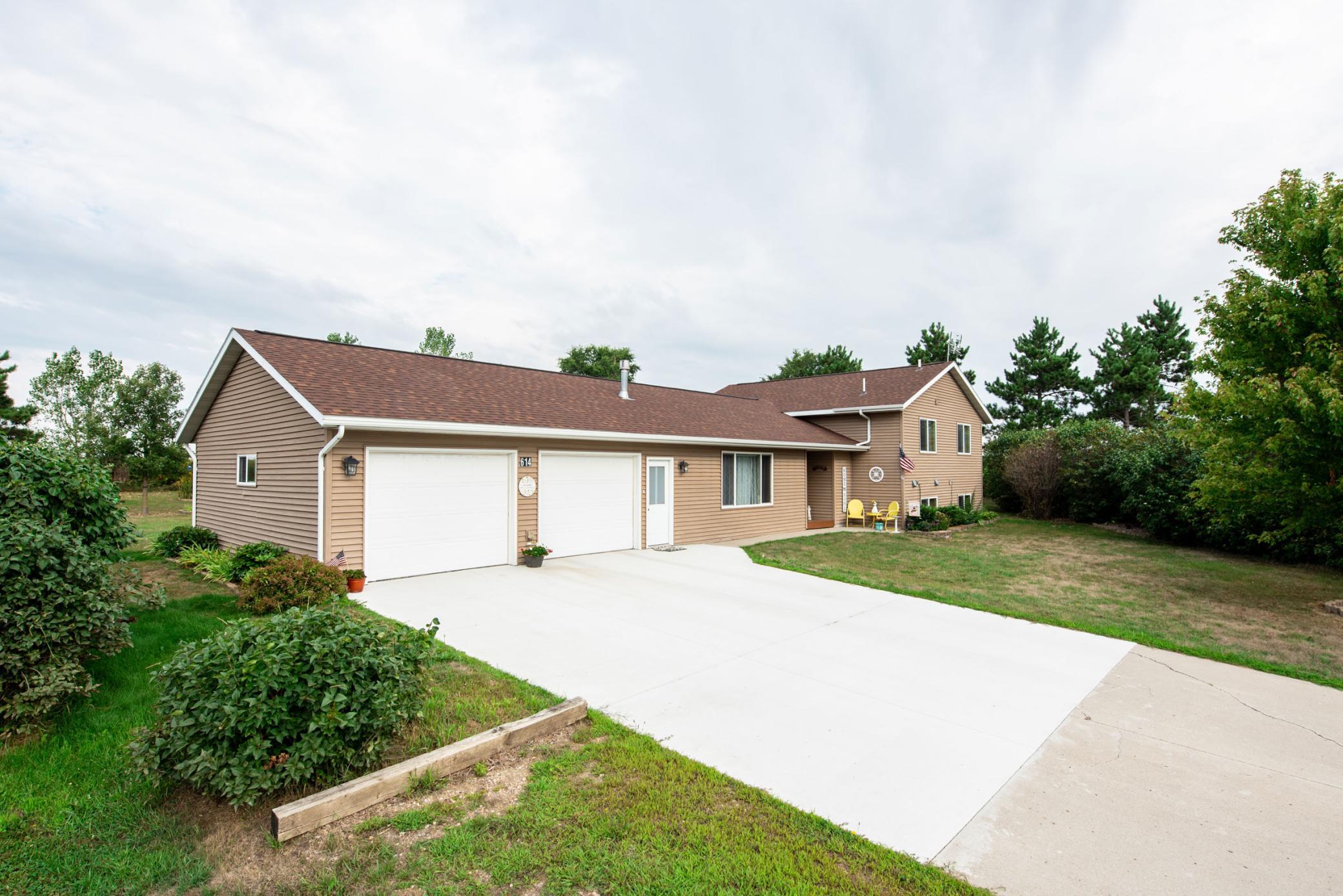 34th image of 614 W Colfax St, Parkers Prairie, MN 56361 | MLS# 7132163
