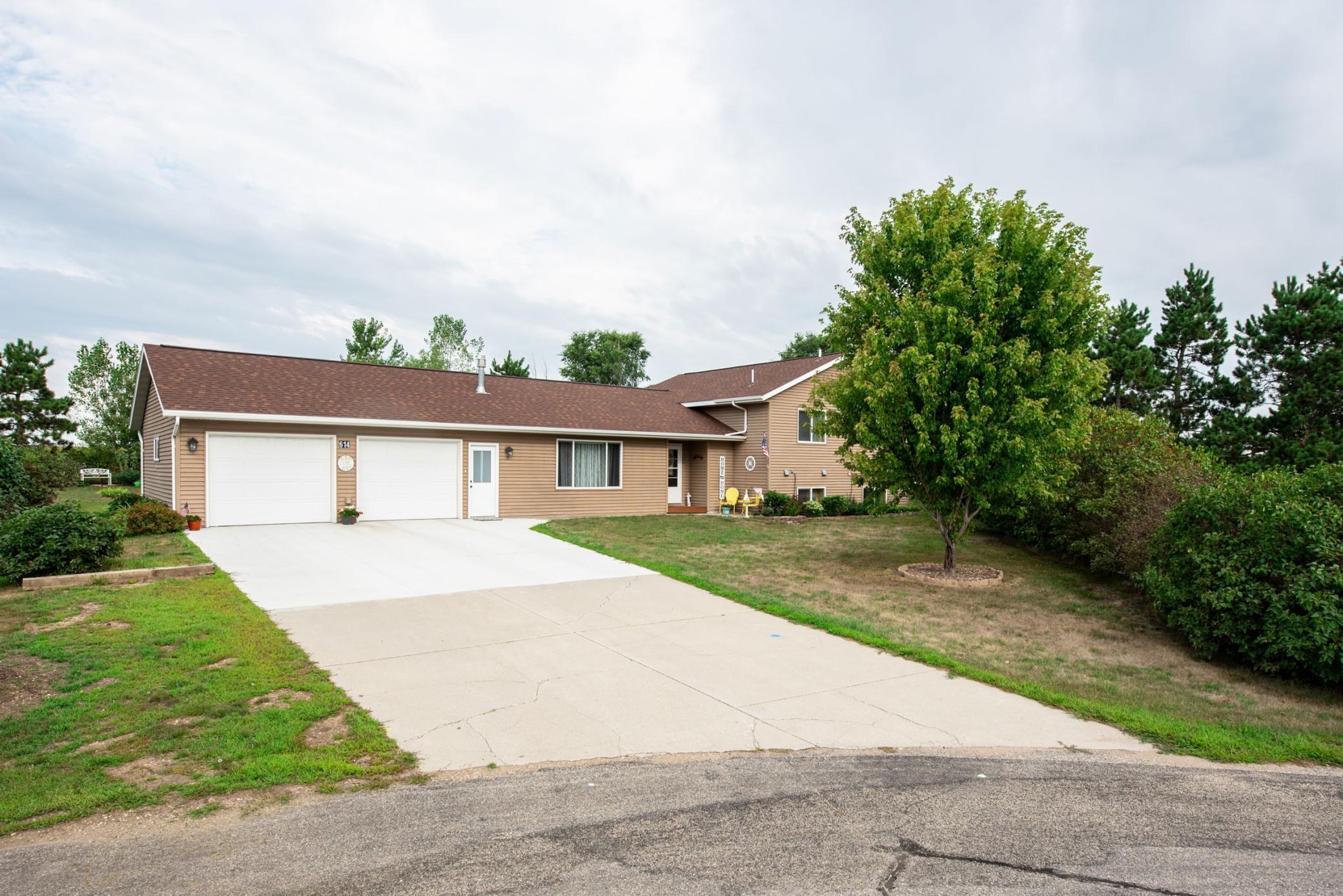 2nd image of 614 W Colfax St, Parkers Prairie, MN 56361 | MLS# 7132163