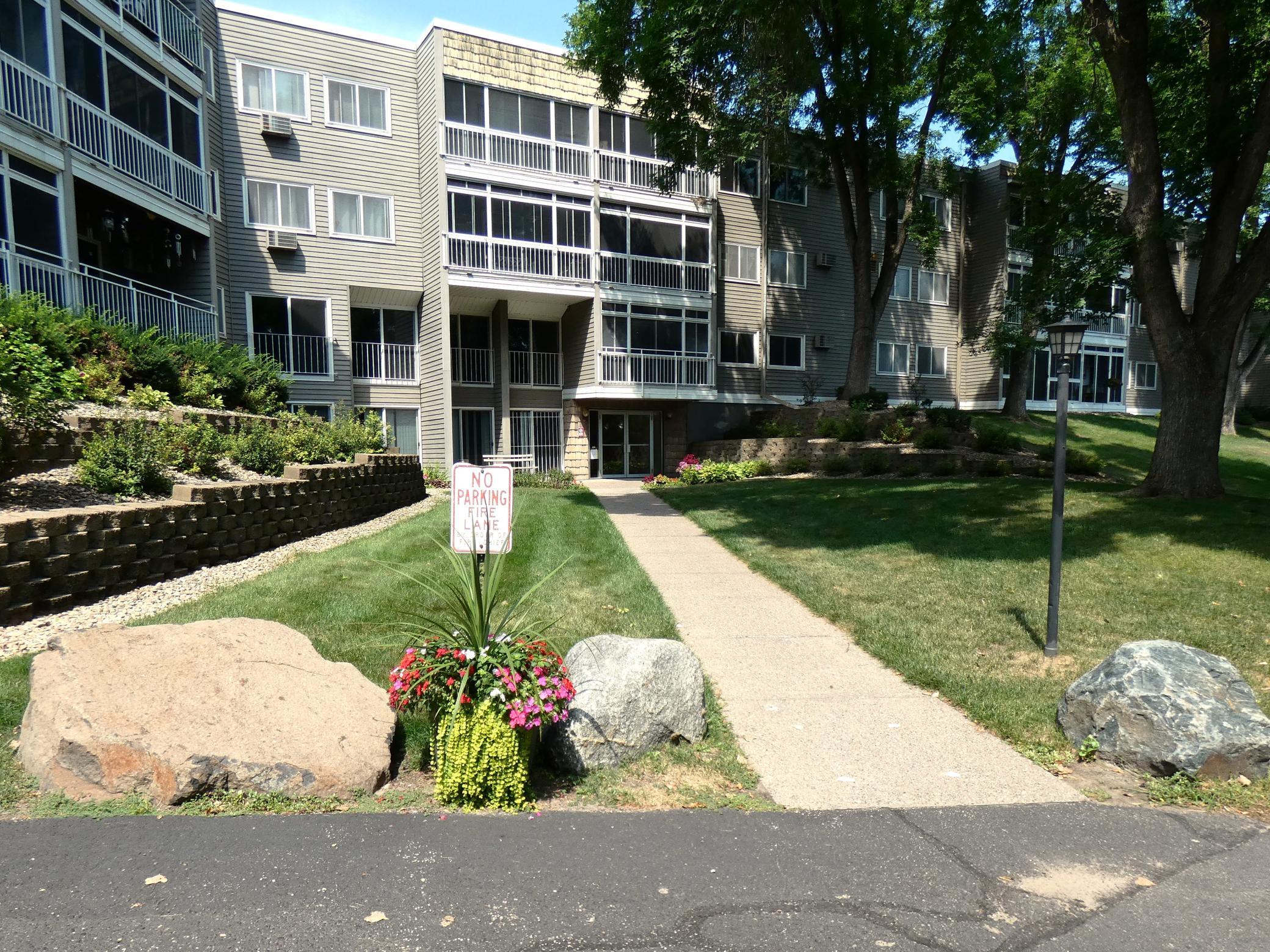 3rd image of 135 Viking Dr E #110, Little Canada, MN 55117 | MLS# 7132219