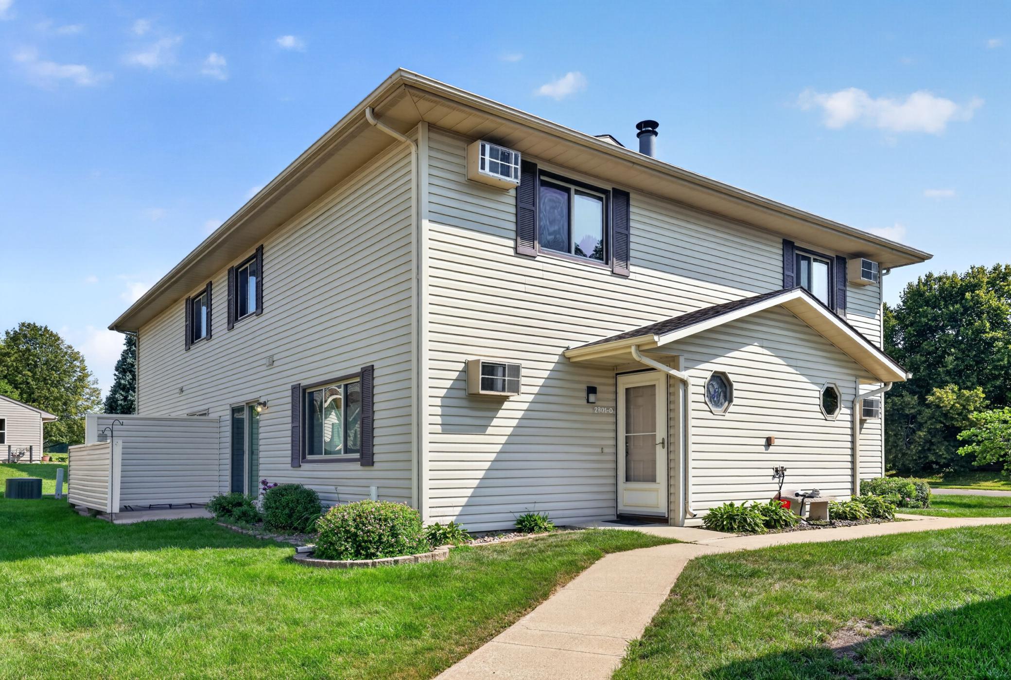 1st image of 2801 19th Ave Nw #D, Rochester, MN 55901 | MLS# 7132246