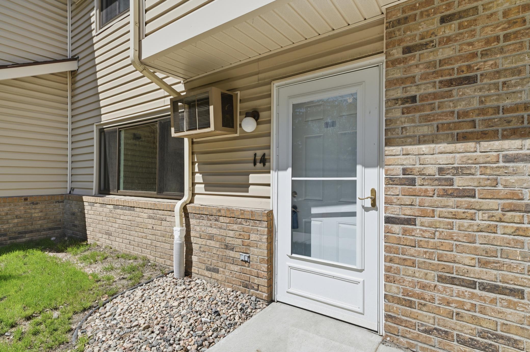 1st image of 14 E 13th St, Waconia, MN 55387 | MLS# 7132313