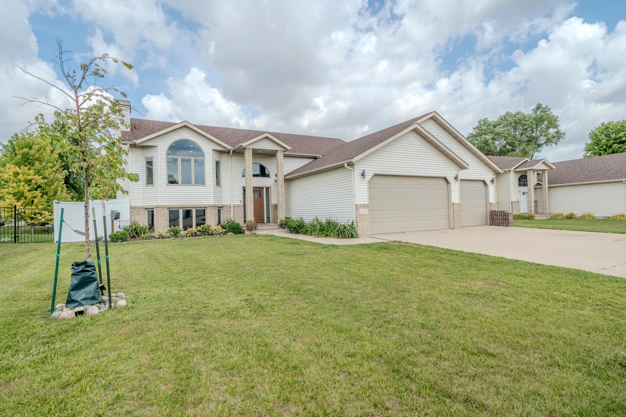 1st image of 2501 Parkview Dr S, Fargo, ND 58103 | MLS# 7132341
