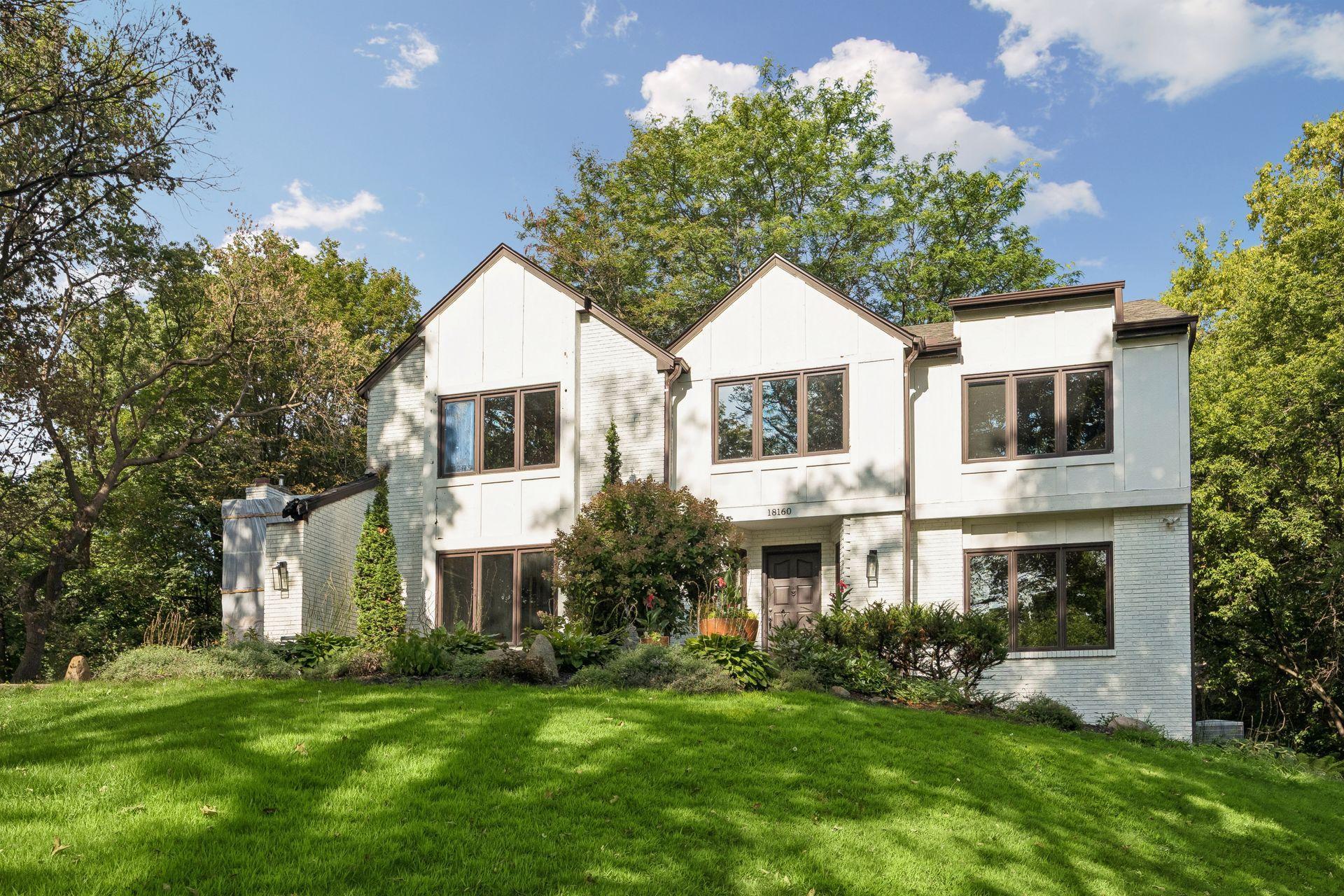 2nd image of 18160 Berry Ln, Wayzata, MN 55391 | MLS# 7132483