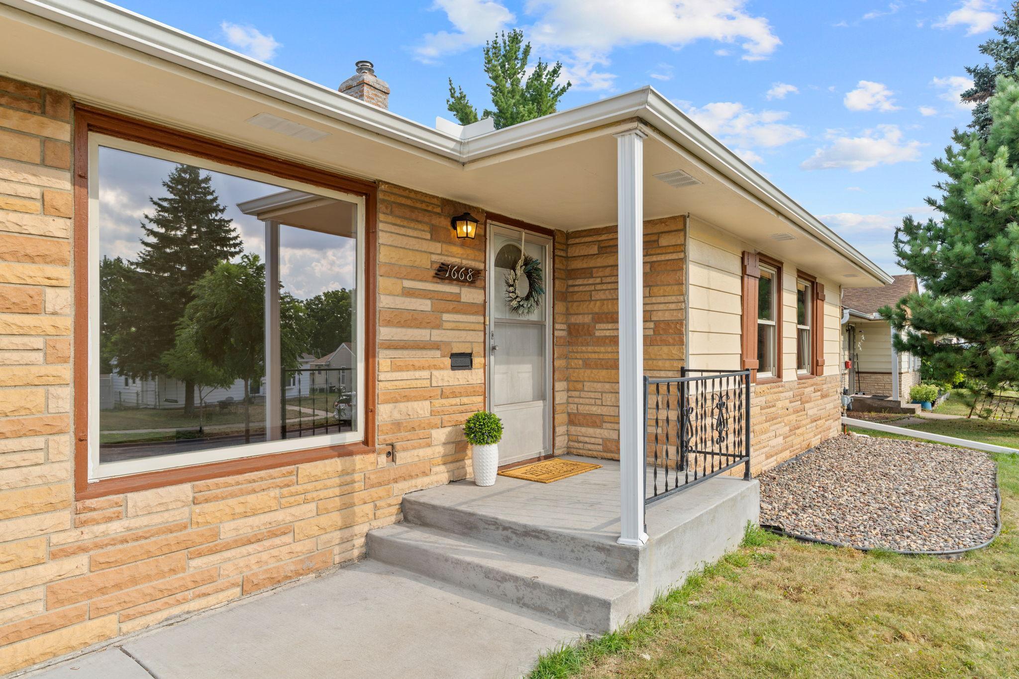 1st image of 1668 Craig Pl, Saint Paul, MN 55119 | MLS# 7132552
