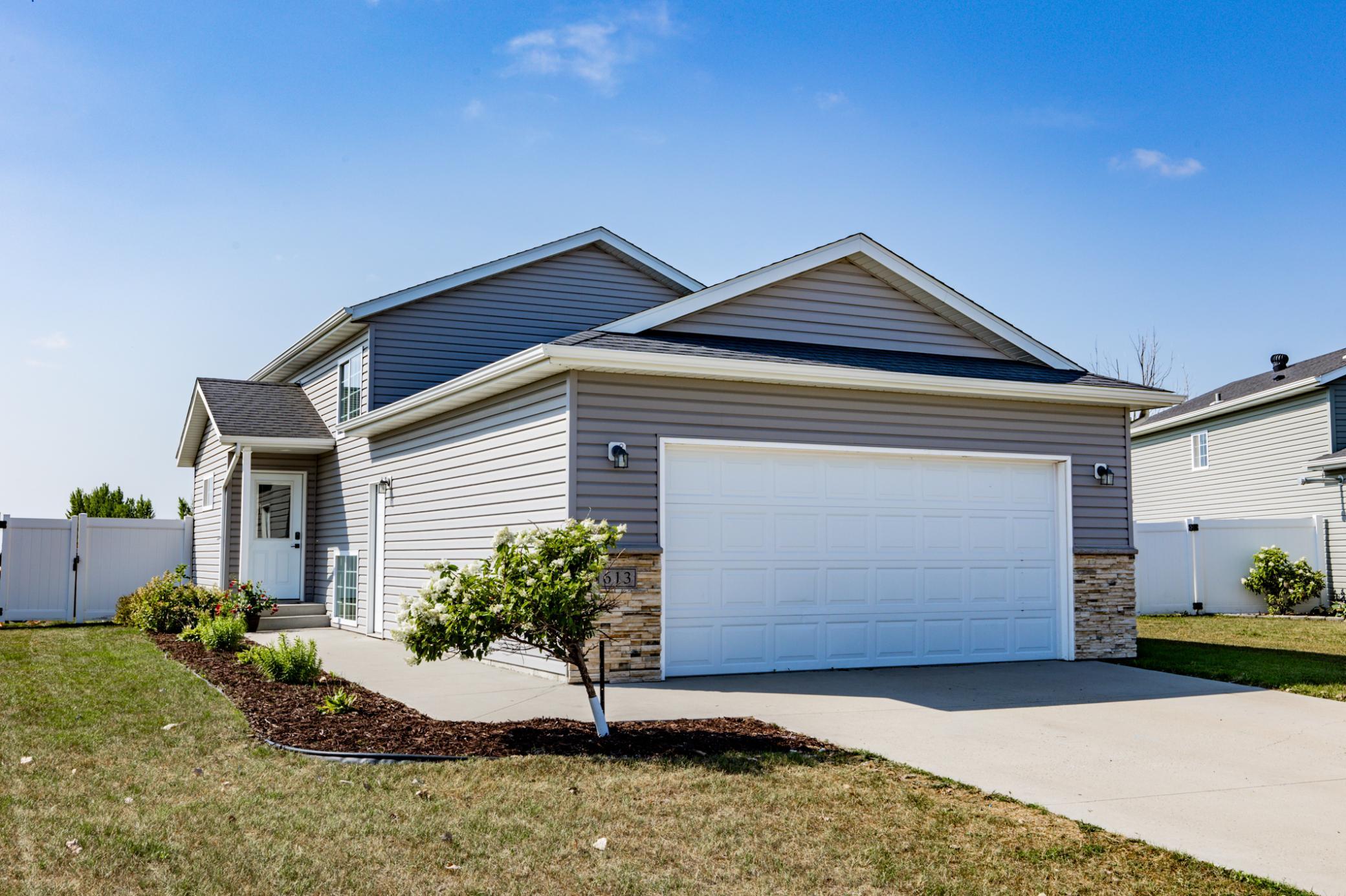 1st image of 613 5th St E, Horace, ND 58047 | MLS# 7132561