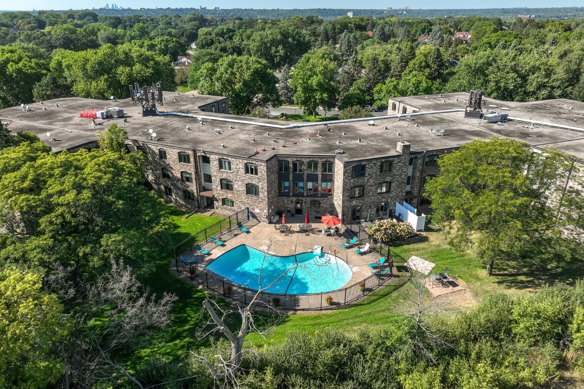 37th image of 1860 Eagle Ridge Dr #W304, Mendota Heights, MN 55118 | MLS# 7132730