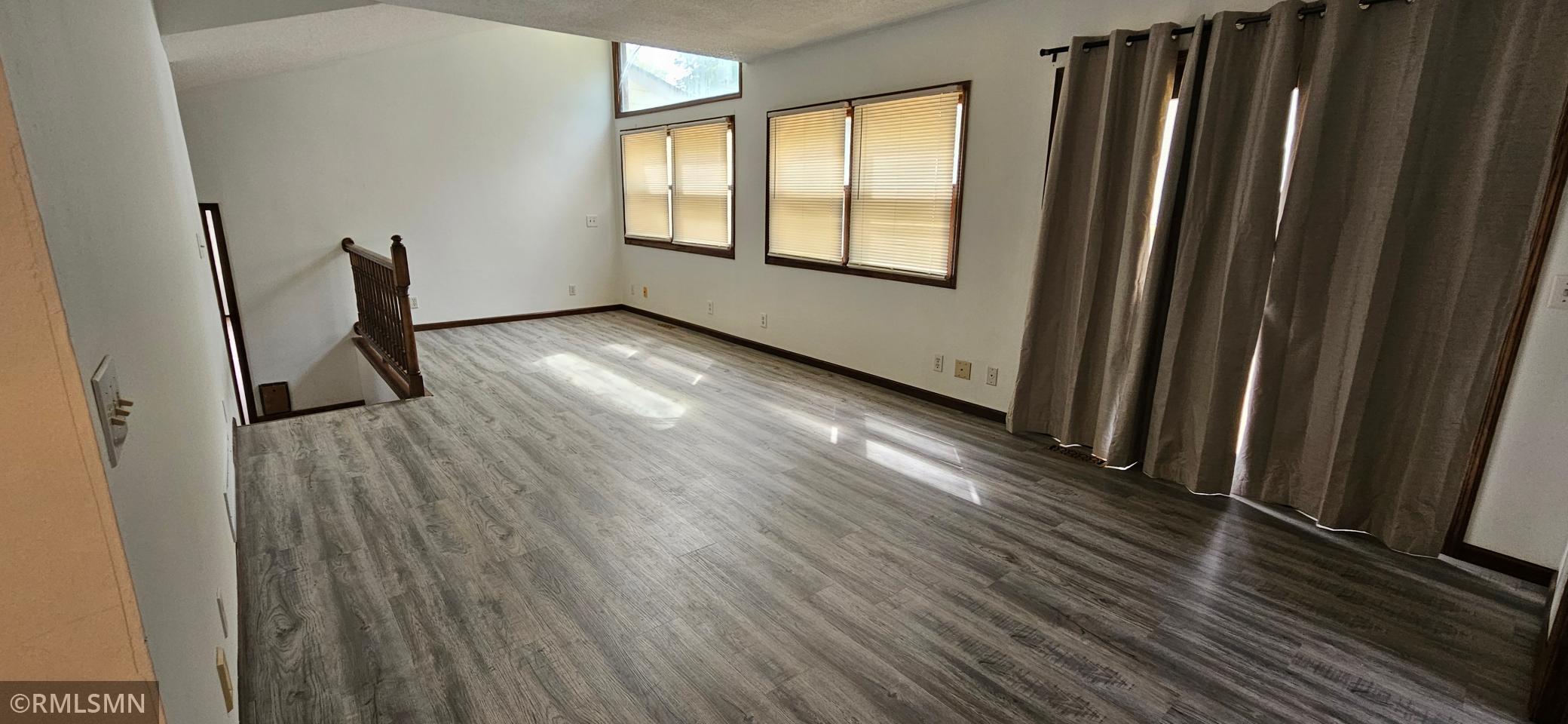 3rd image of 1650 Old Hudson Rd, Saint Paul, MN 55106 | MLS# 7132781