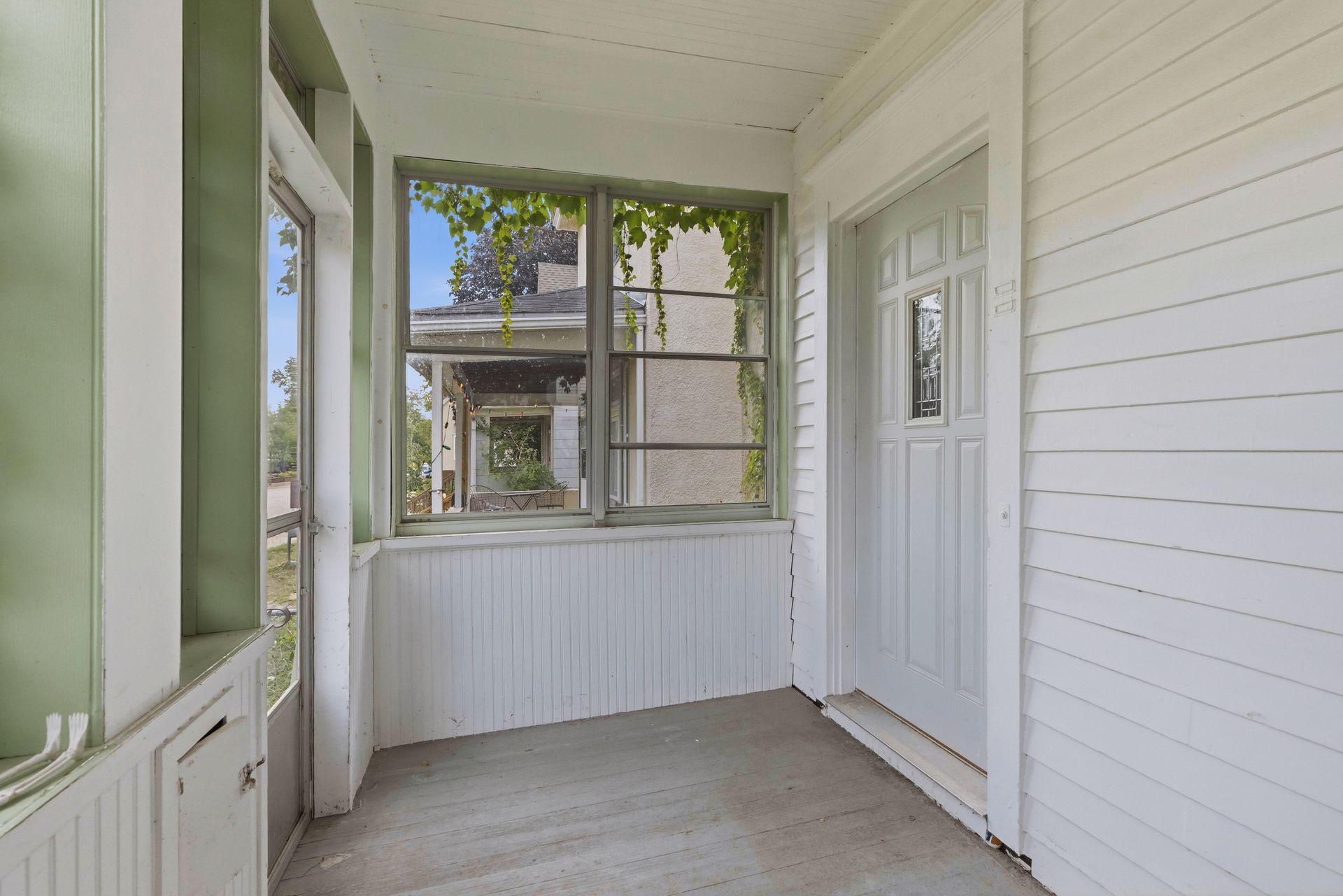 3rd image of 738 Watson Ave, North Saint Paul, MN 55102 | MLS# 7132828