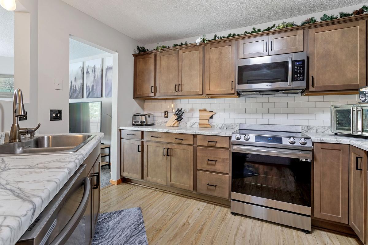 1st image of 2636 101st Ln N, Brooklyn Park, MN 55444 | MLS# 7132958