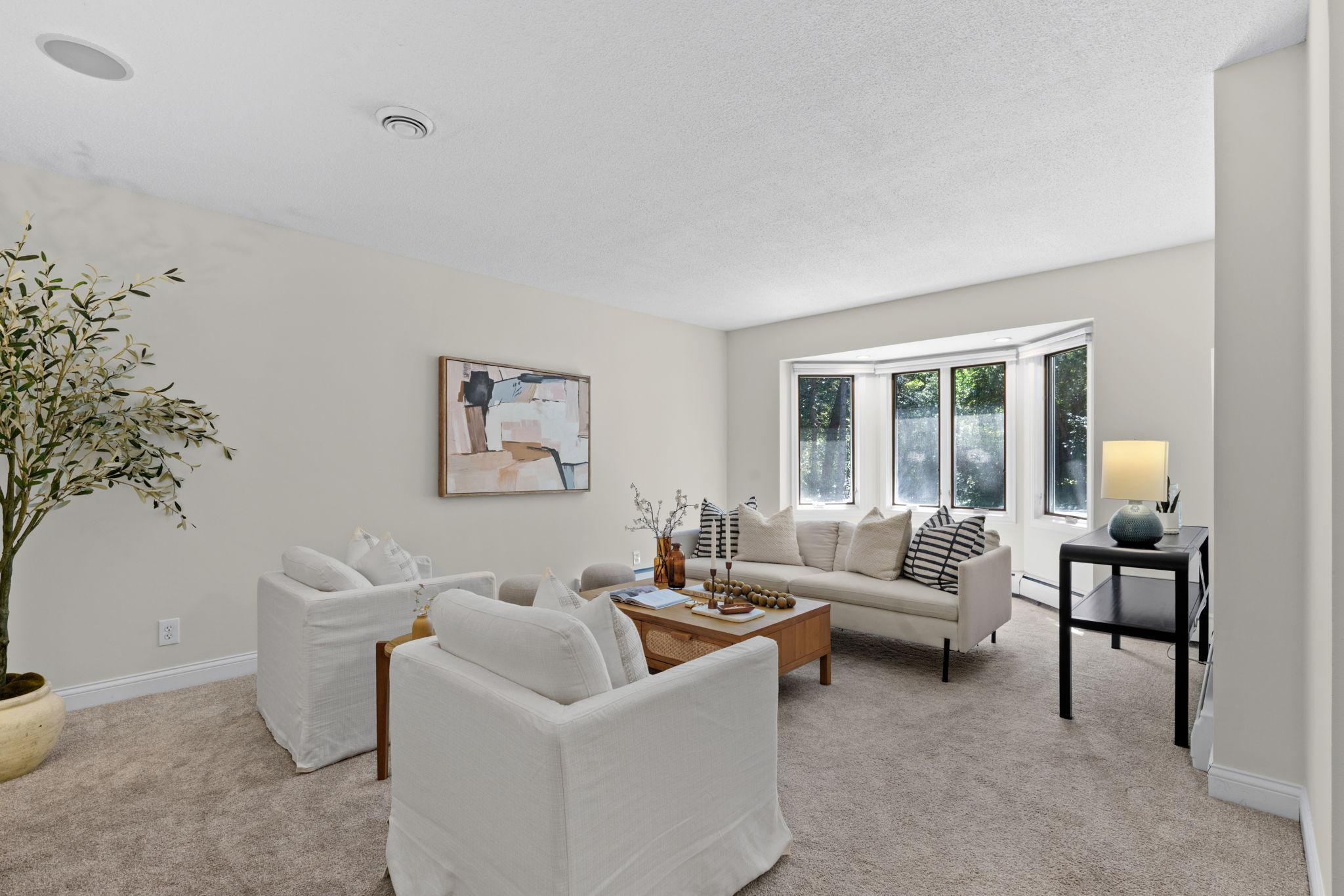 3rd image of 12918 Rutledge Cir, Minnetonka, MN 55305 | MLS# 7132976