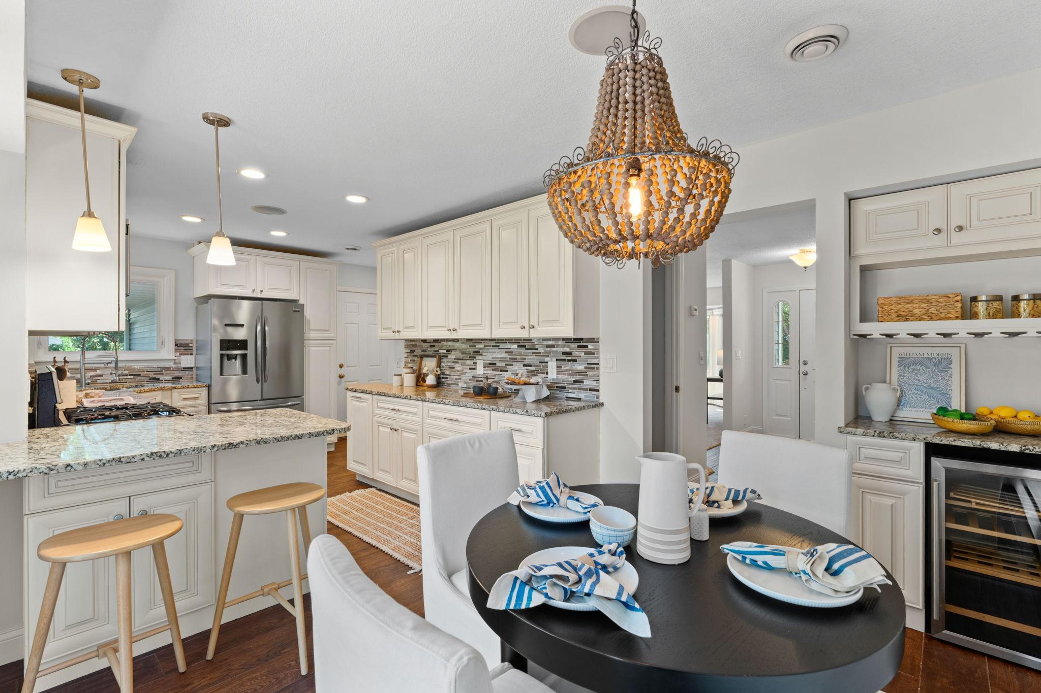 5th image of 12918 Rutledge Cir, Minnetonka, MN 55305 | MLS# 7132976