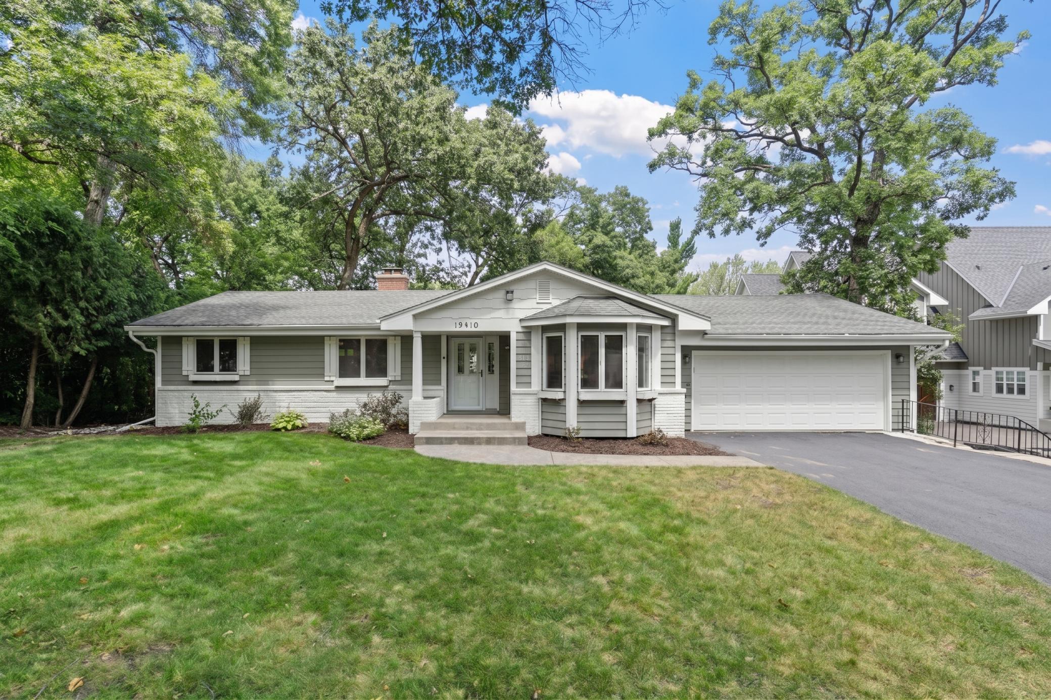 1st image of 12918 Rutledge Cir, Minnetonka, MN 55305 | MLS# 7132976