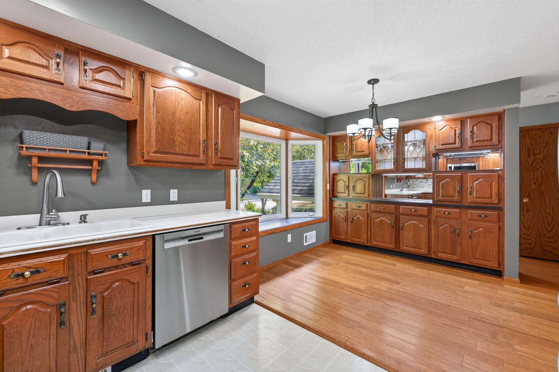 4th image of 2200 Mounds Ave, New Brighton, MN 55112 | MLS# 7132998