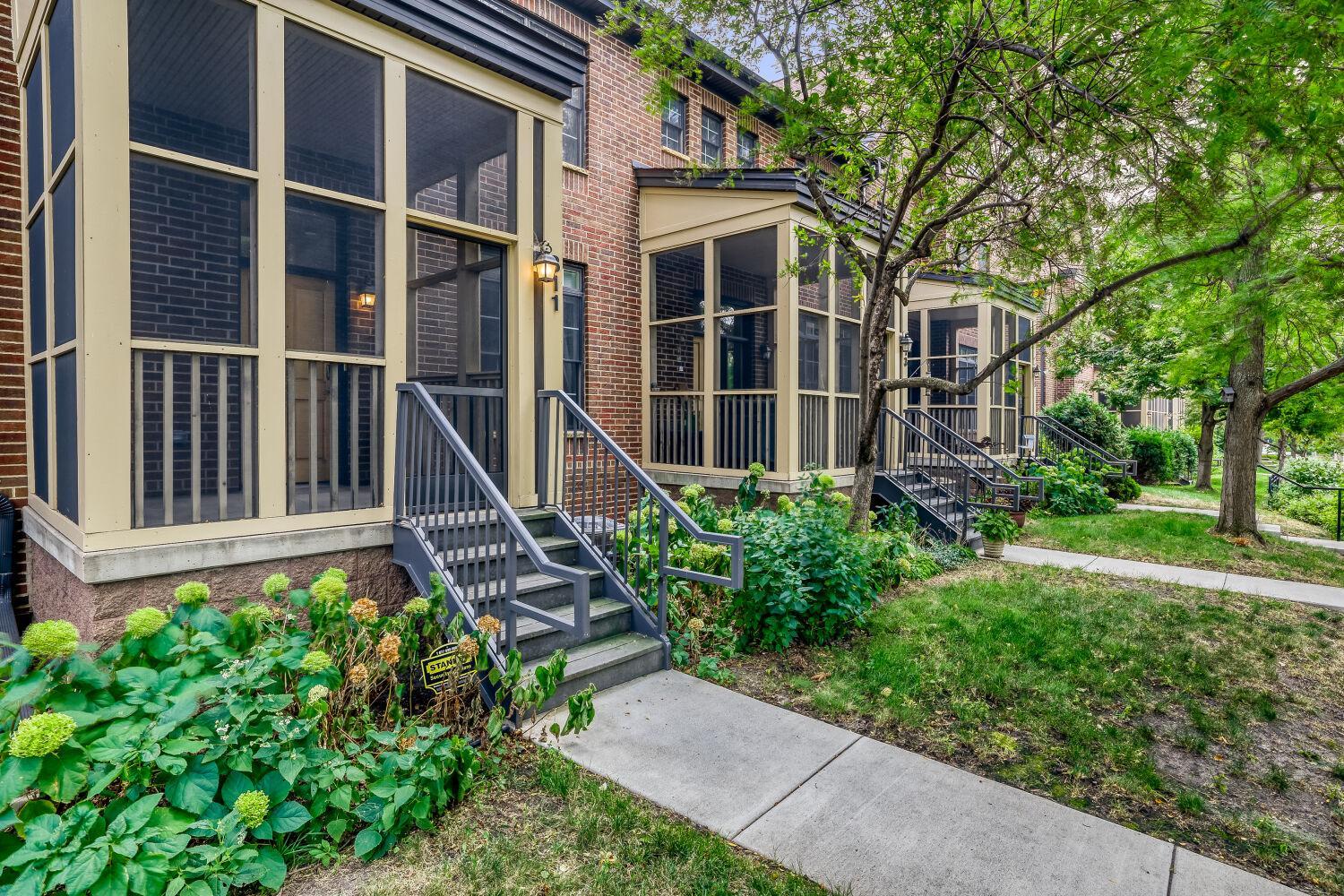 2nd image of 811 Thornton St Se, Minneapolis, MN 55414 | MLS# 7133083