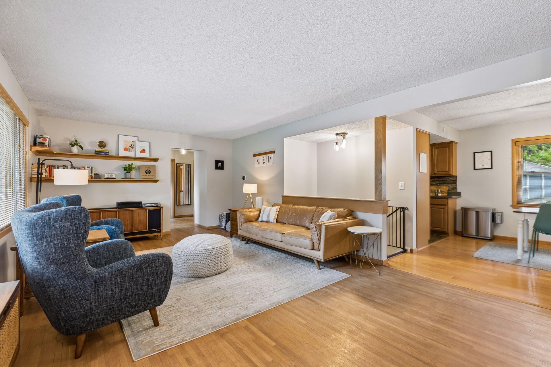 3rd image of 2820 W 91St St, Bloomington, MN 55431 | MLS# 7133095