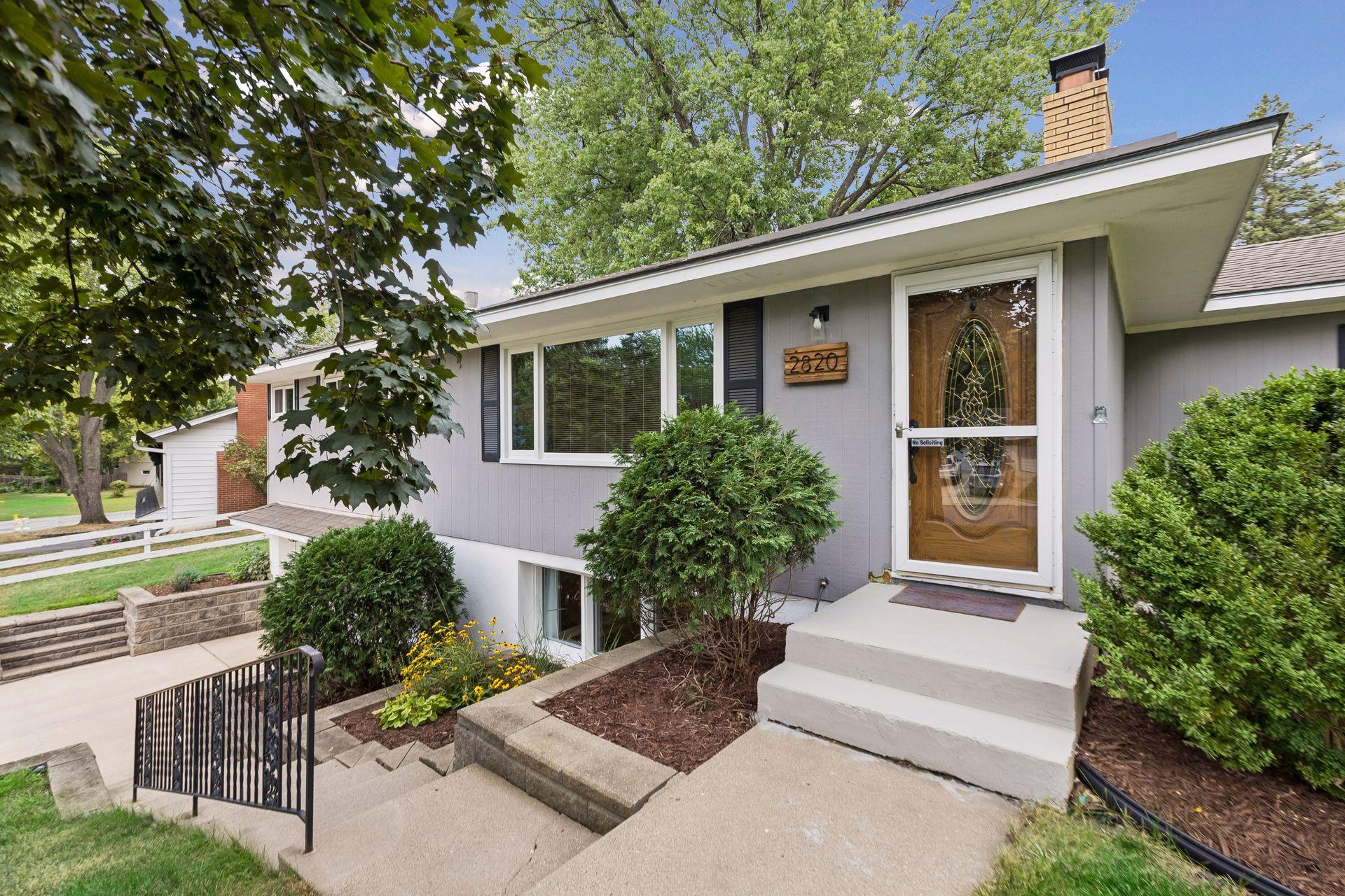 2nd image of 2820 W 91st St, Bloomington, MN 55431 | MLS# 7133095
