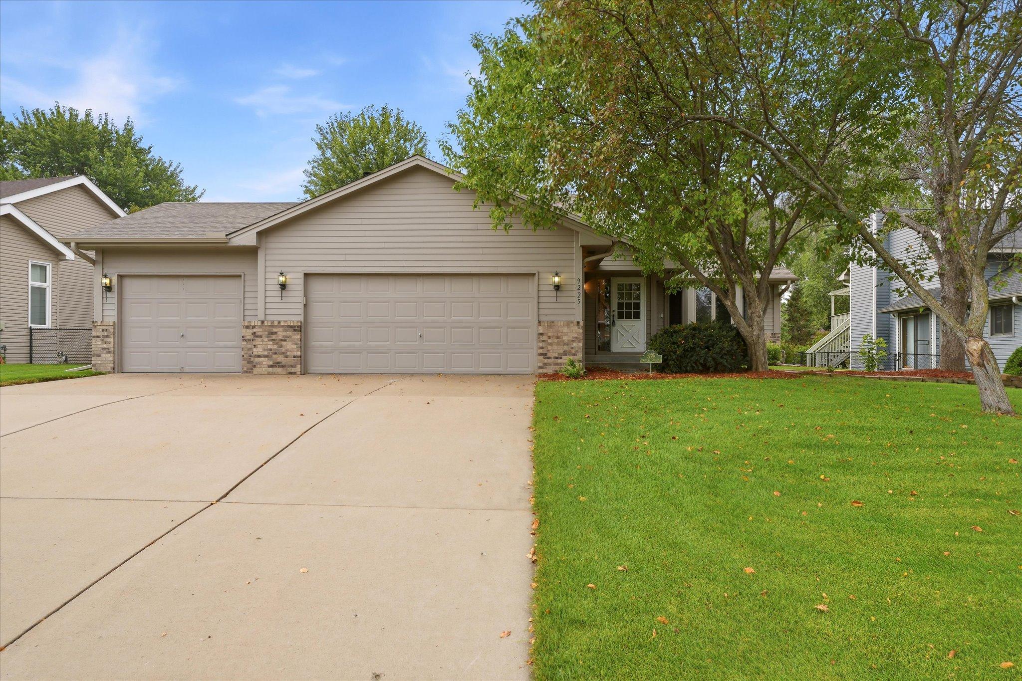 1st image of 9225 Queens Gdns, Brooklyn Park, MN 55443 | MLS# 7133308