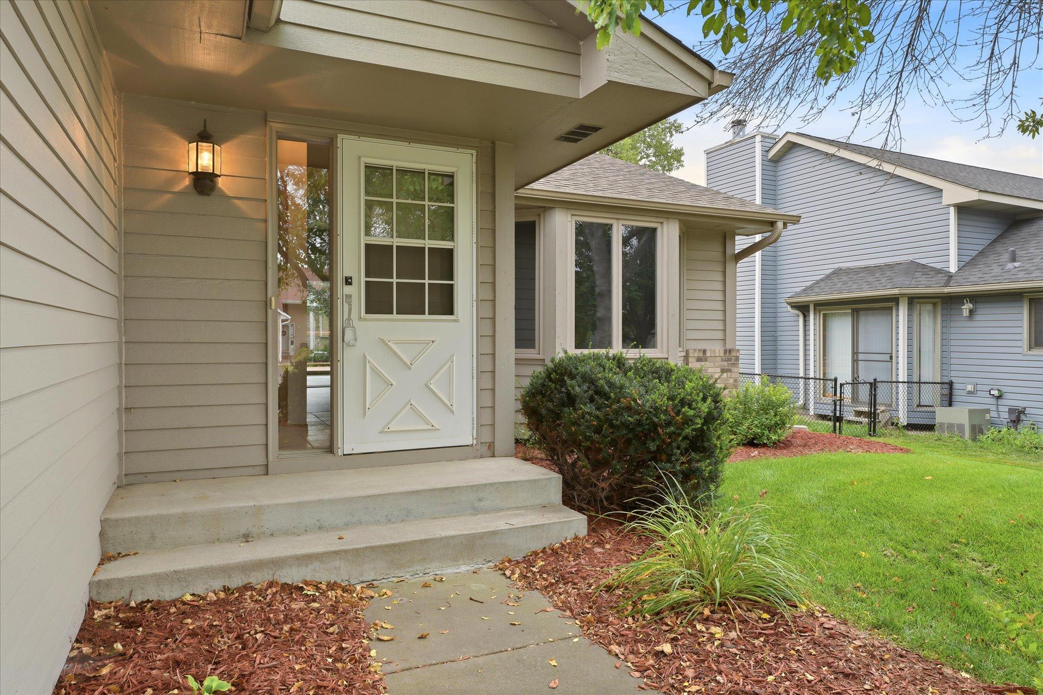 4th image of 9225 Queens Gdns, Brooklyn Park, MN 55443 | MLS# 7133308